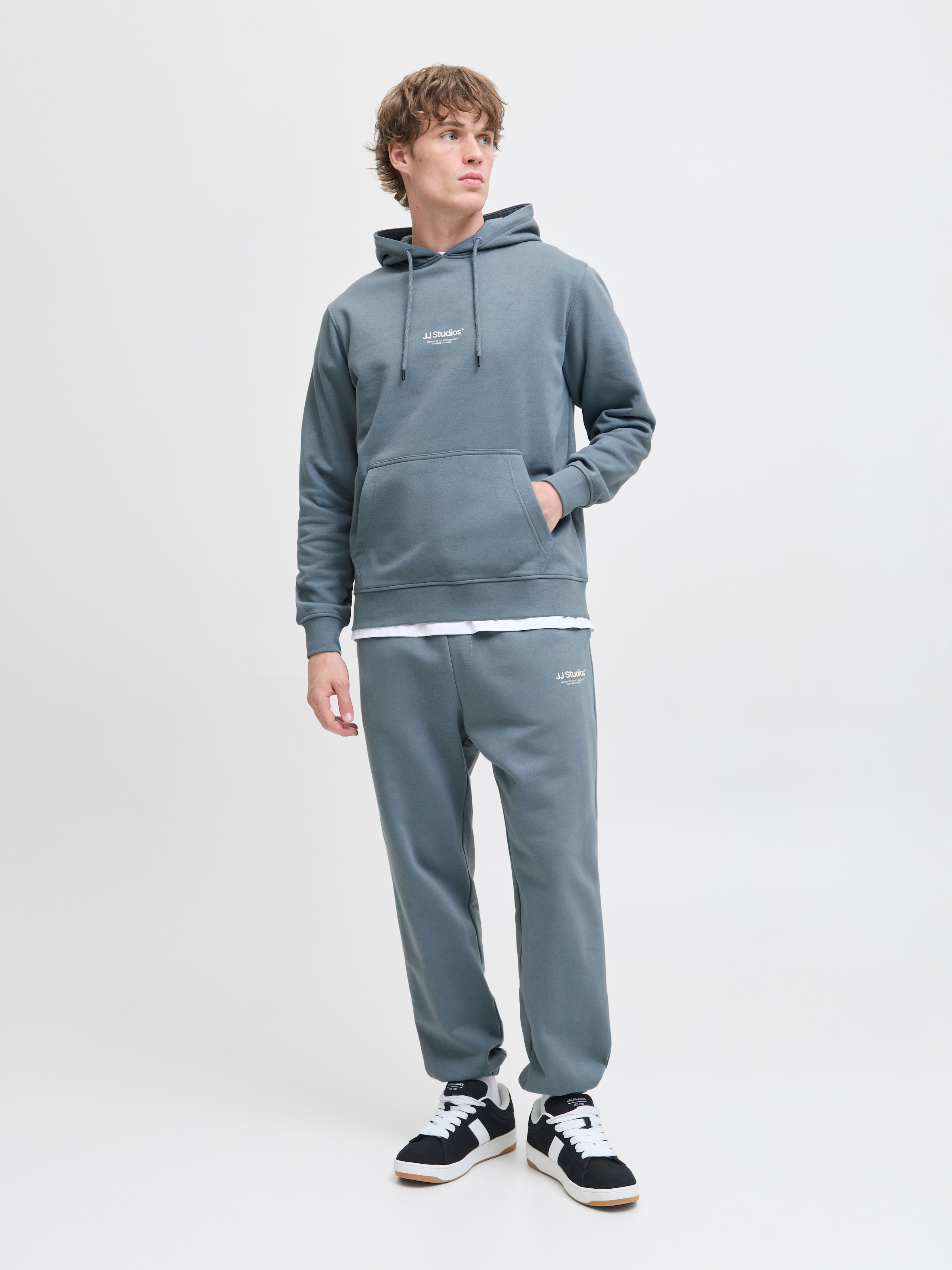 Jack & Jones Kapuzensweatshirt »JJESOHO SWEAT HOOD NOOS«, mit stylischem Print