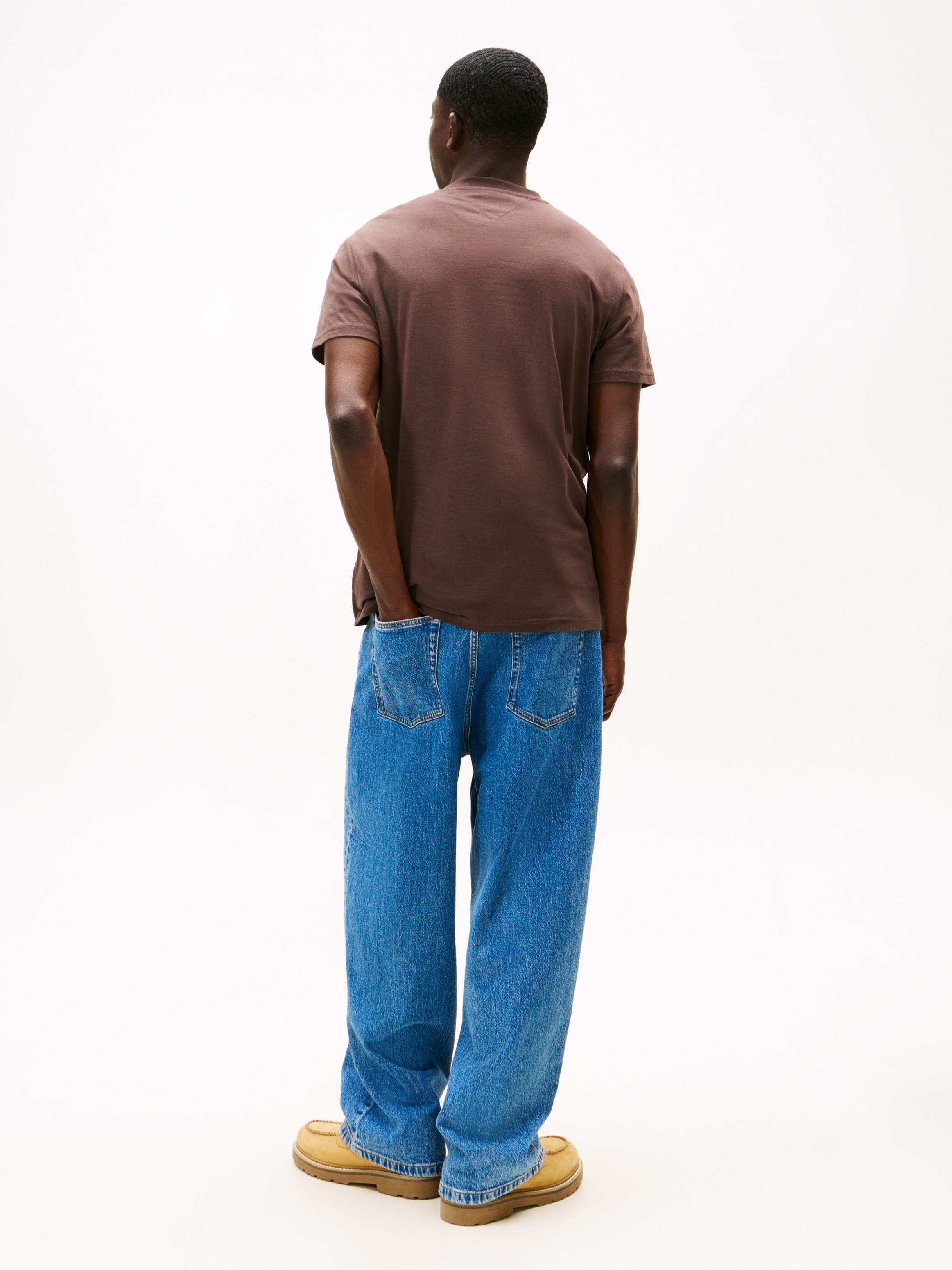 Tommy Jeans T-Shirt »TJM SLIM LINEAR CHEST TEE EXT« Mit Rundhalsausschnitt