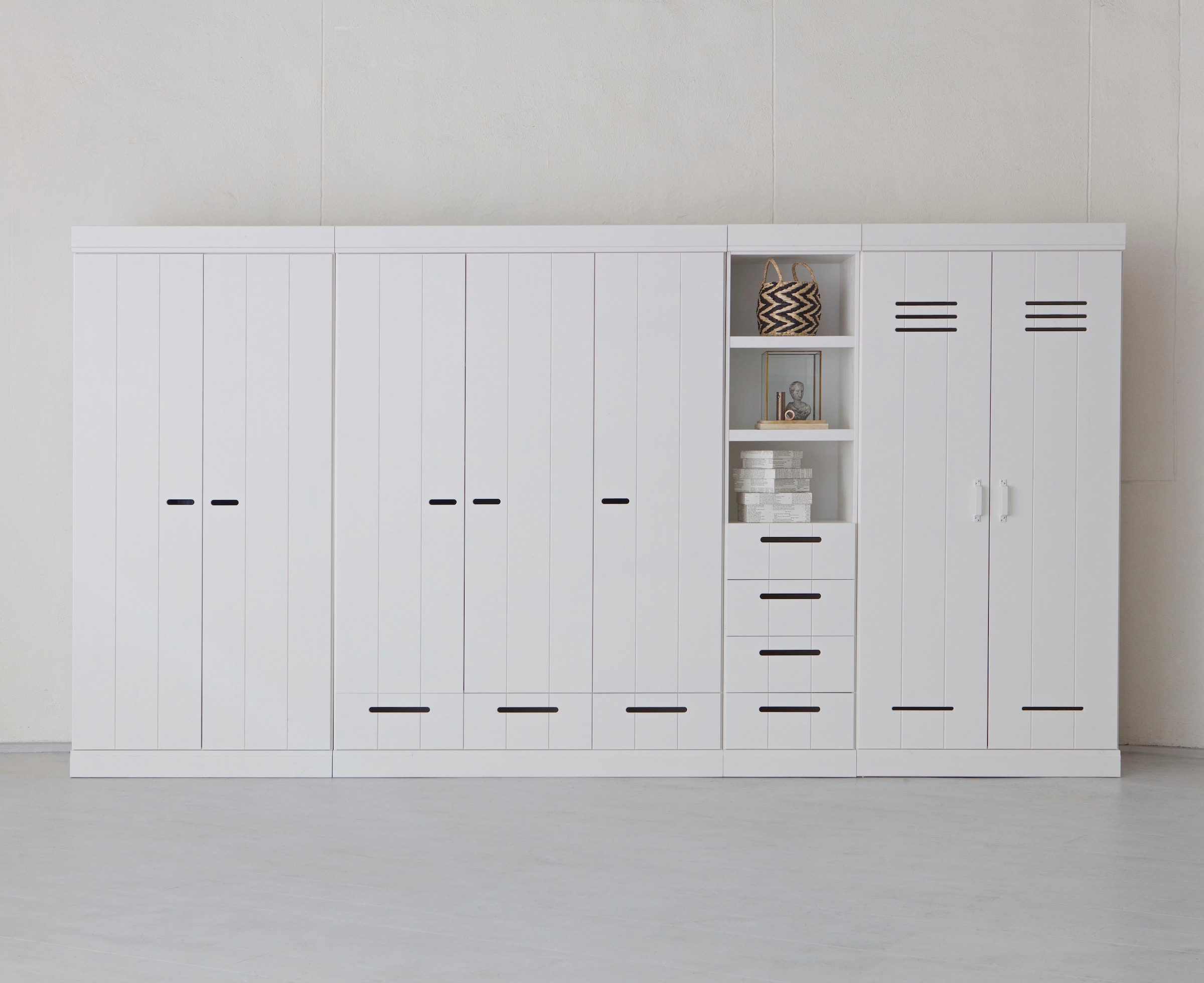 WOOOD Kleiderschrank »Connect mit Streifen-Türen mit Schlitzen (3-türig)« FSC® Massivkiefer, Melamin-Innenraum