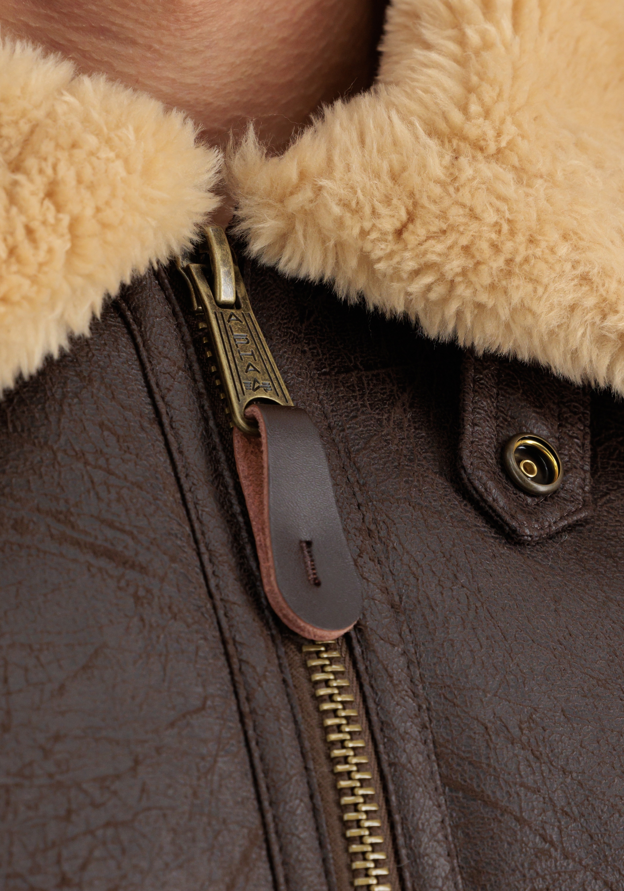 Alpha Industries Lederjacke »B-3 Faux Leather Lederjacke«
