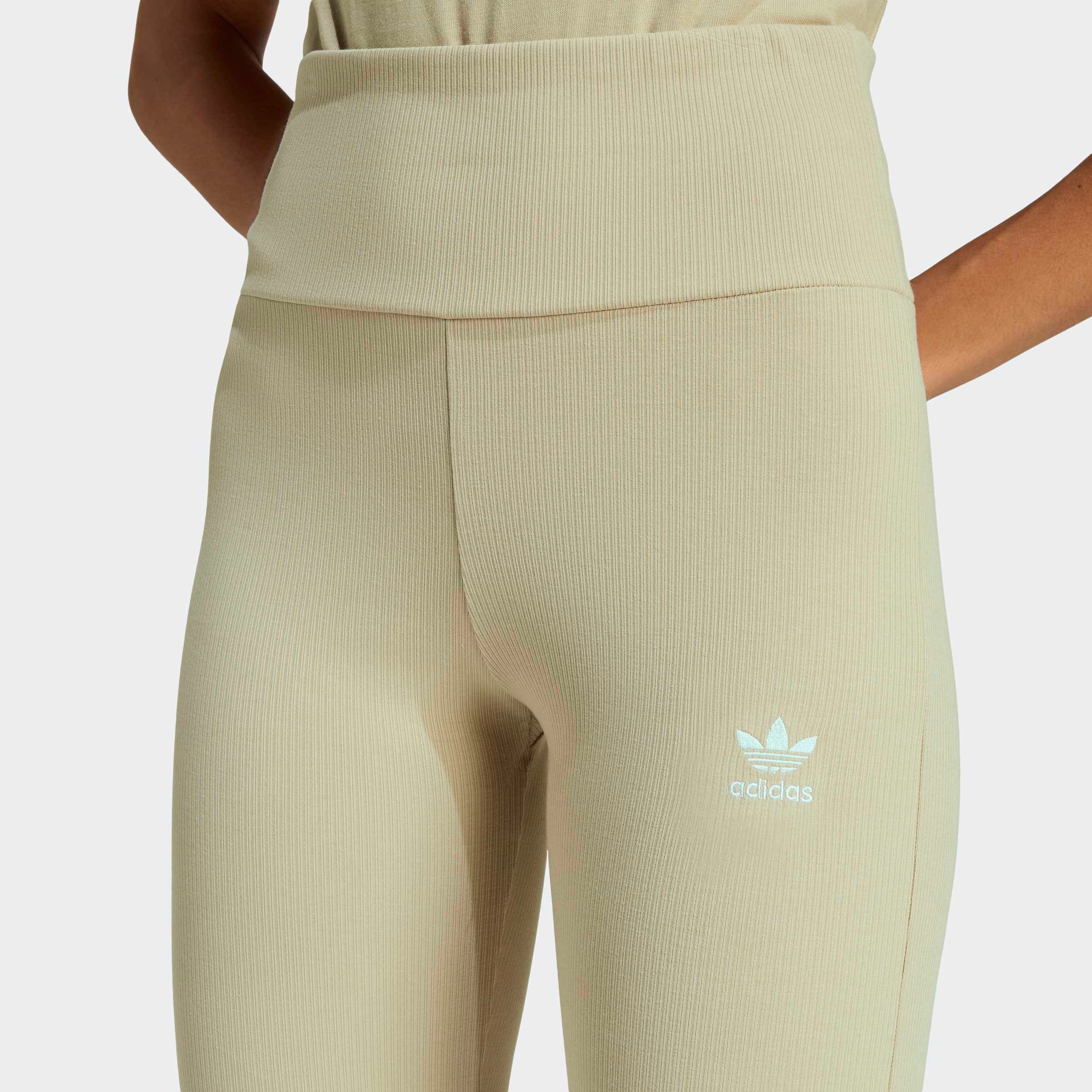 adidas Originals Leggings »ESS FL LEGGINGS«  mit ausgestelltem Bein und Ripp Optik, hoher Bund