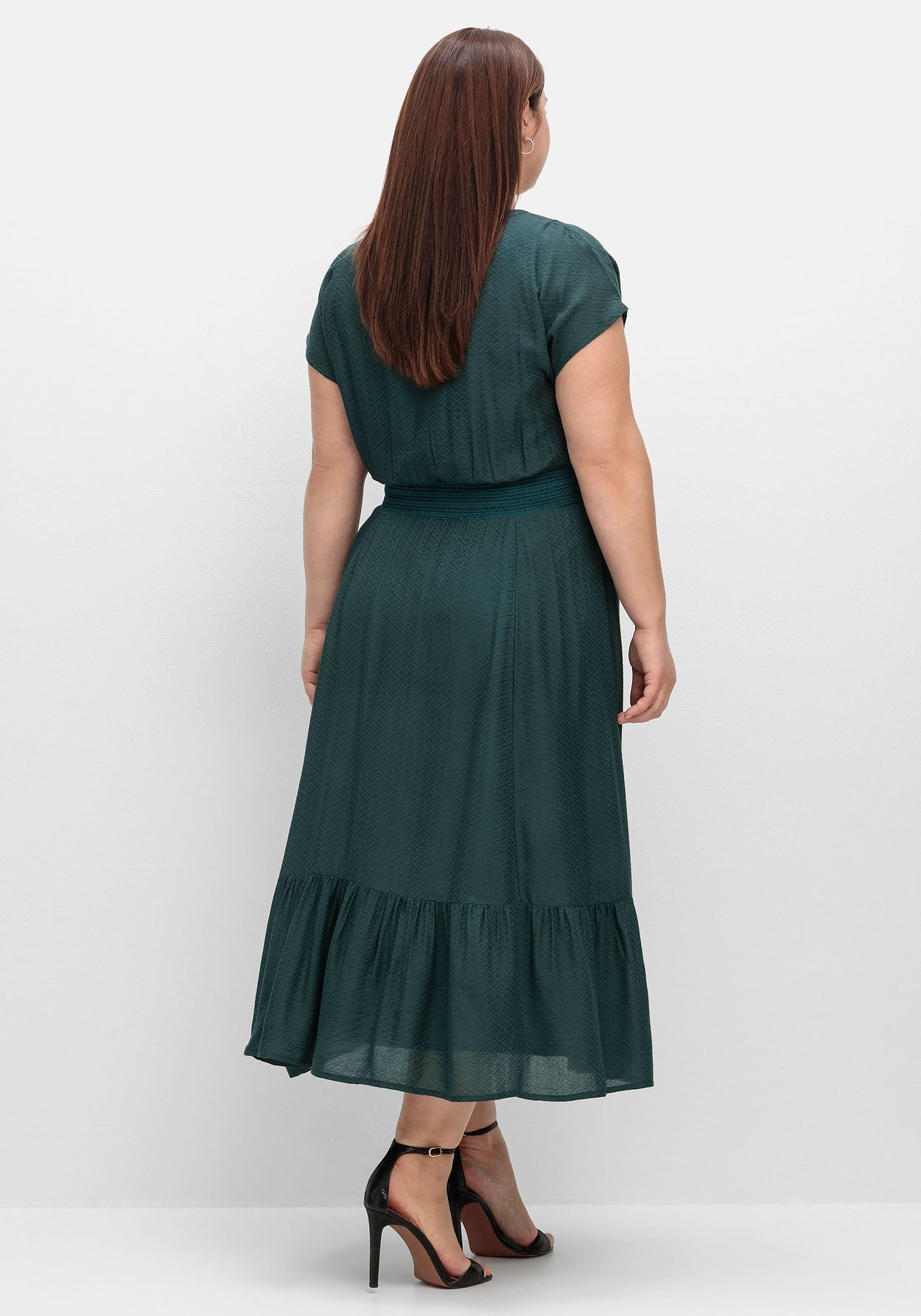 Sheego Maxikleid »Maxikleid mit Smokbund und Volant am Saum«