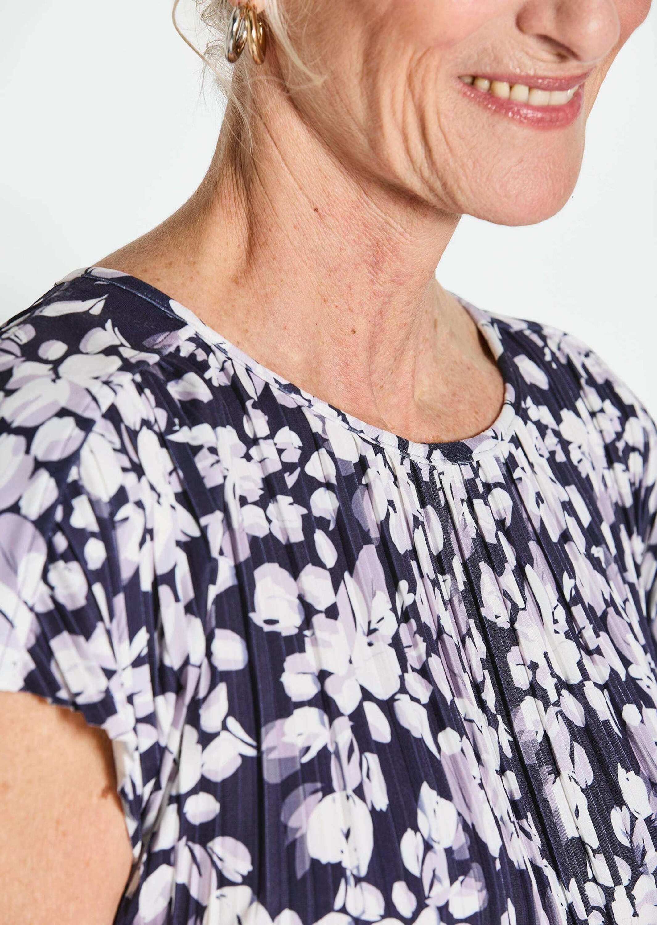 GOLDNER Kurzarmshirt »Kurzgröße Blaues Shirt ohne Arm aus Slinky«