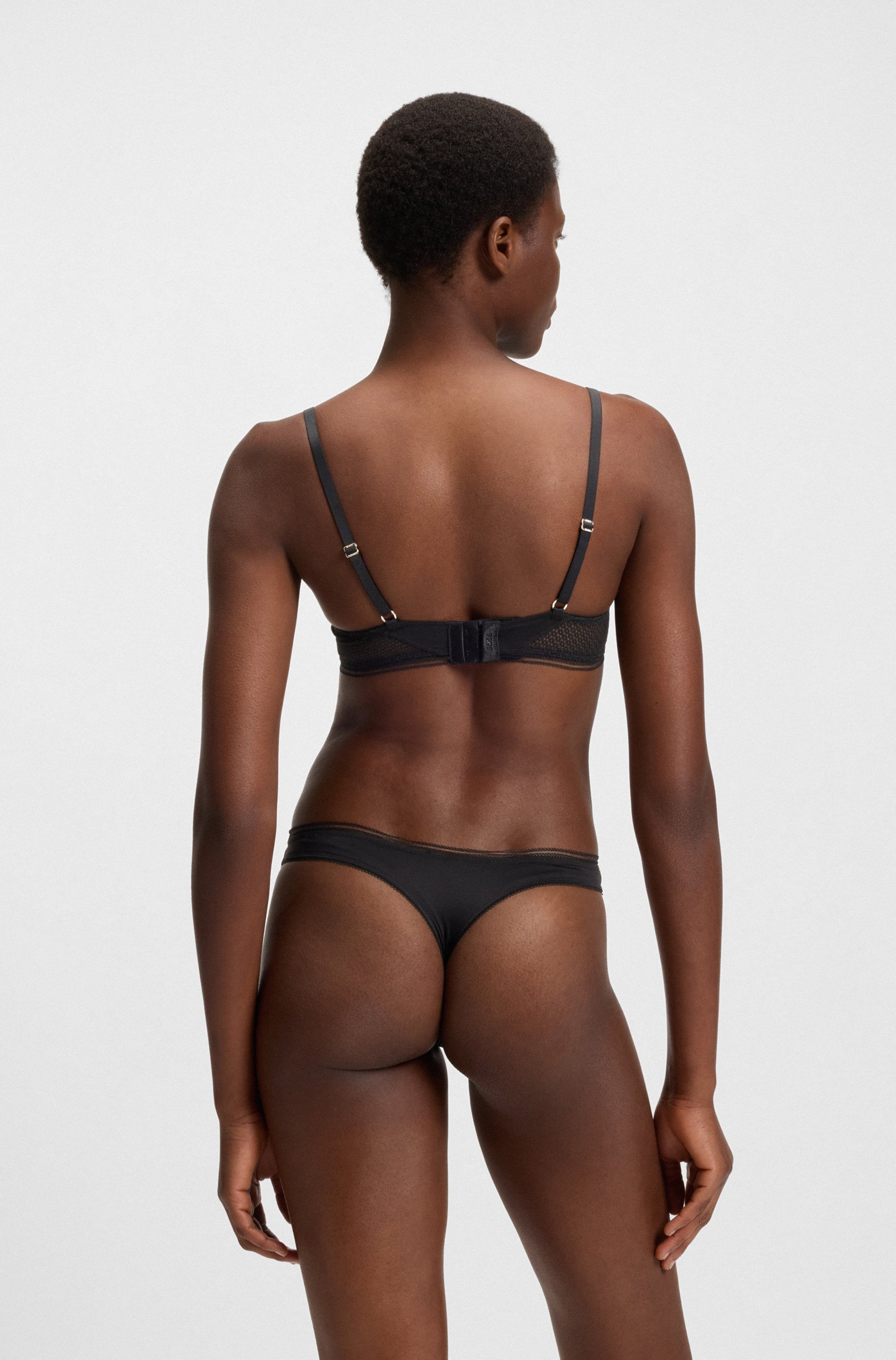 BOSS String »Pure« körpernahe Form, mit Spitzeneinsatz