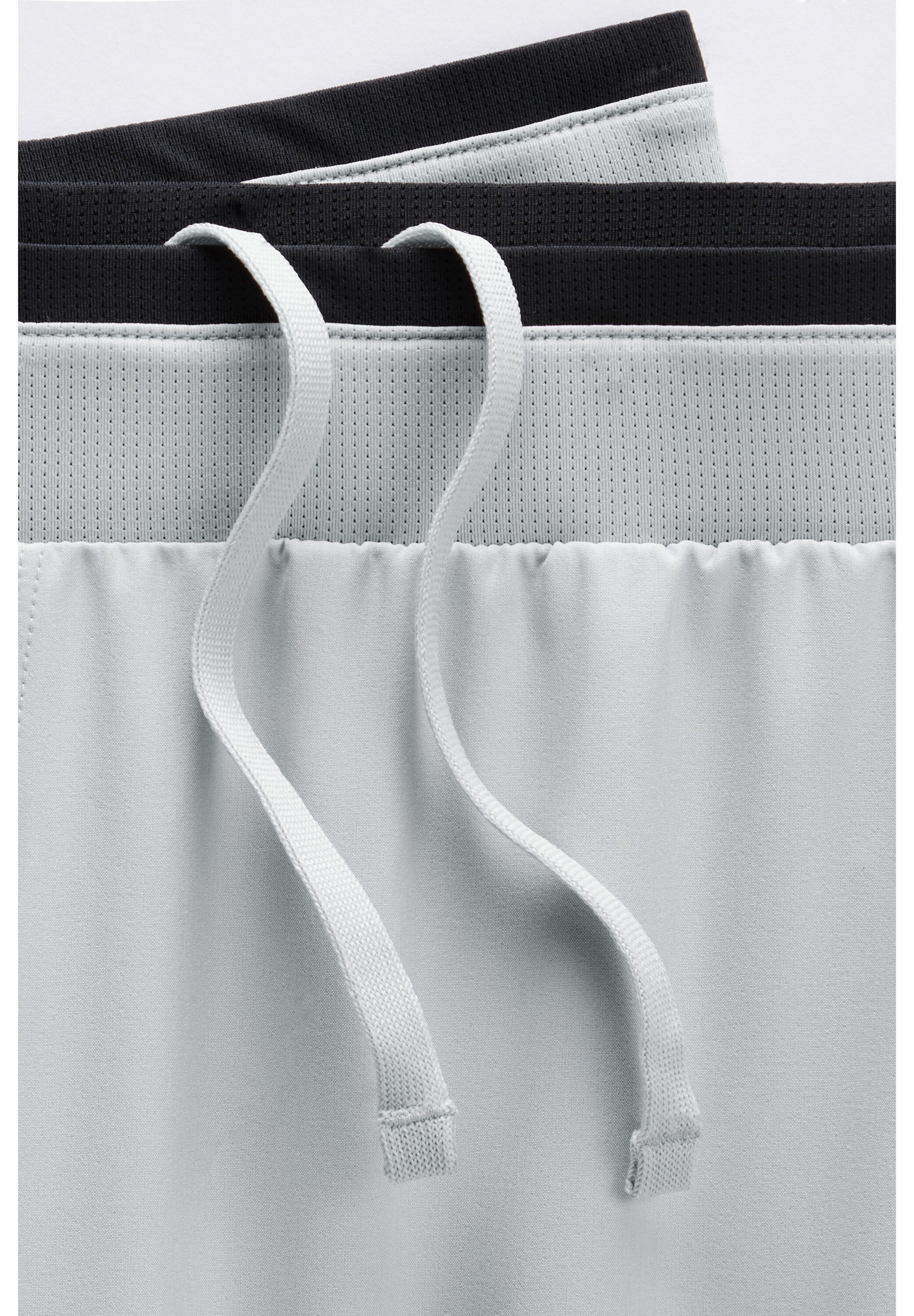 Fabletics Outdoorhose »Fabletics Shorts The Fundamental Short mit Innenhose 13cm«  mit Innenhose 13cm