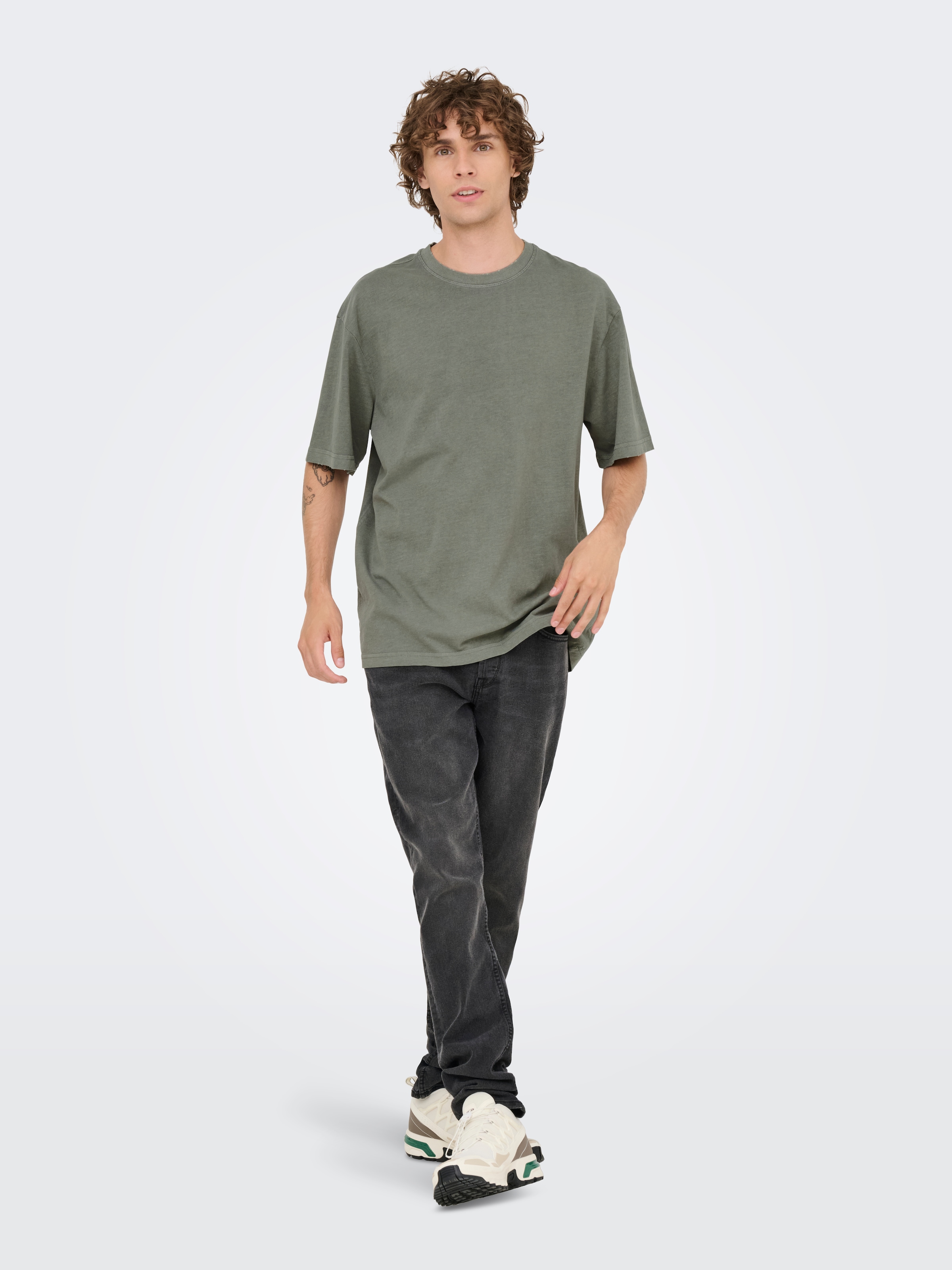 ONLY & SONS Rundhalsshirt »ONSDISTRESS RLX SS TEE«