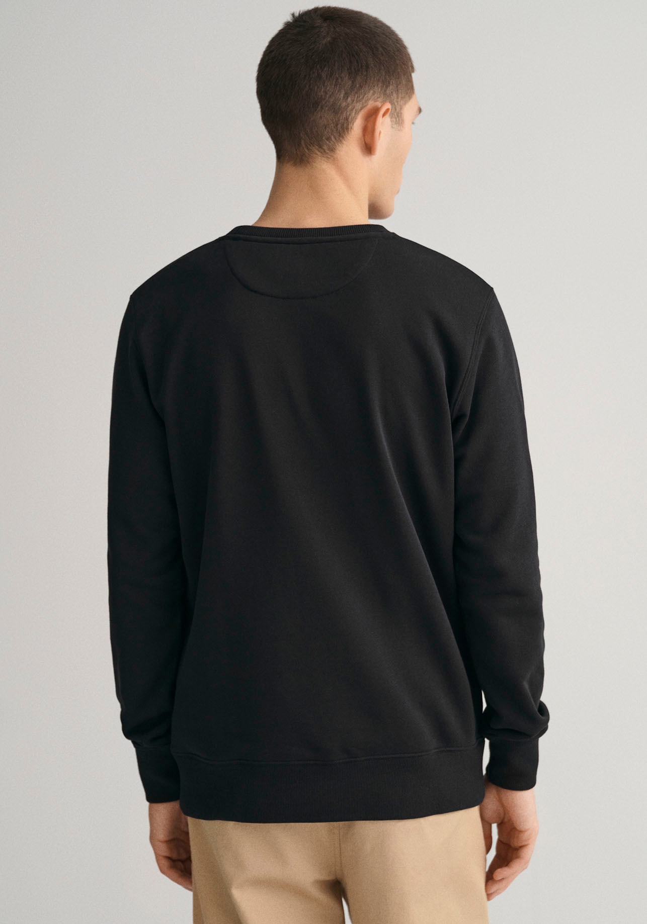 Gant Sweatshirt »REG SHIELD C-NECK SWEAT«, mit Logostickerei auf der Brust
