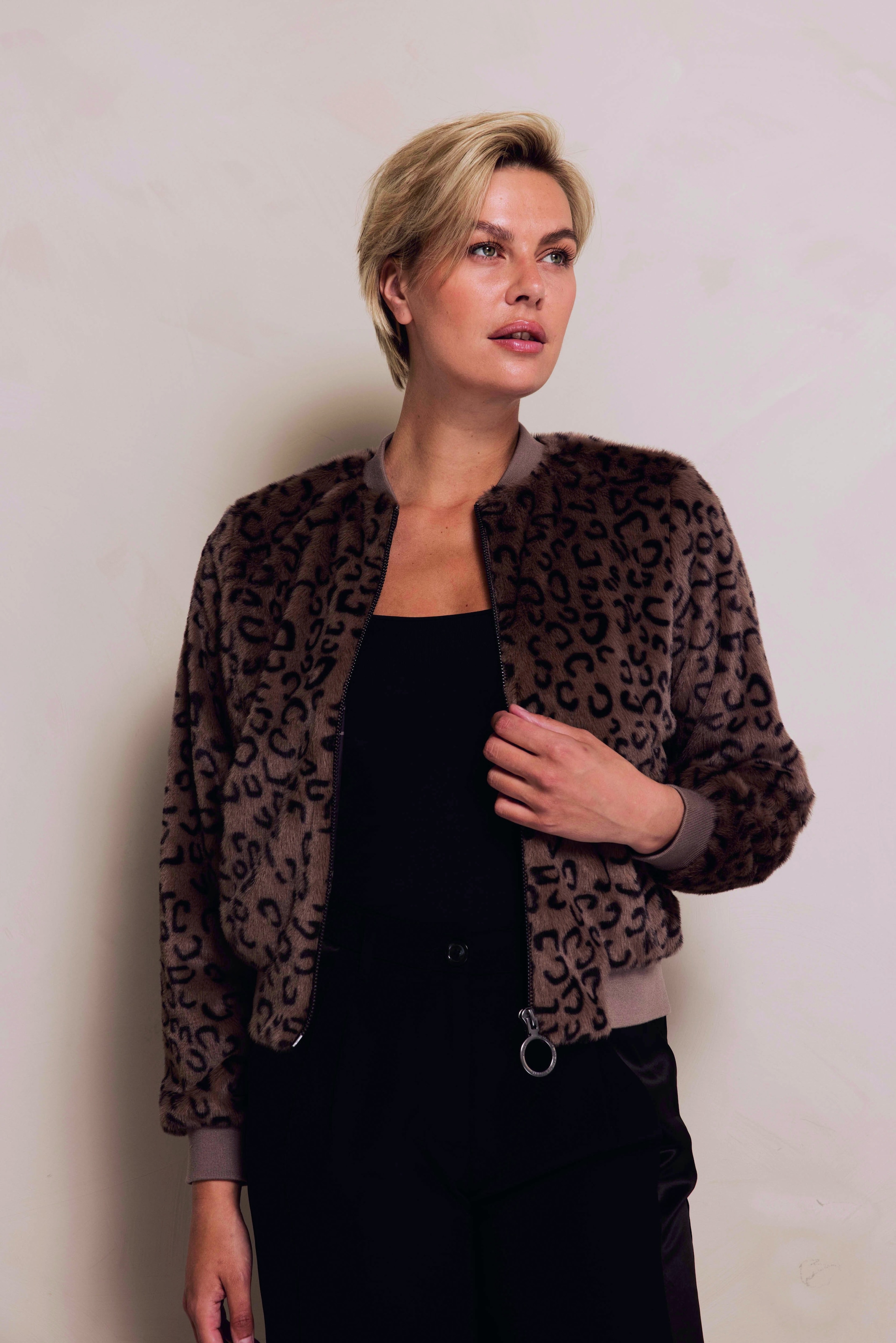 Zhrill Blouson »ZHGIULIA«, mit Leoparden-Muster, kurzer moderner Schnitt