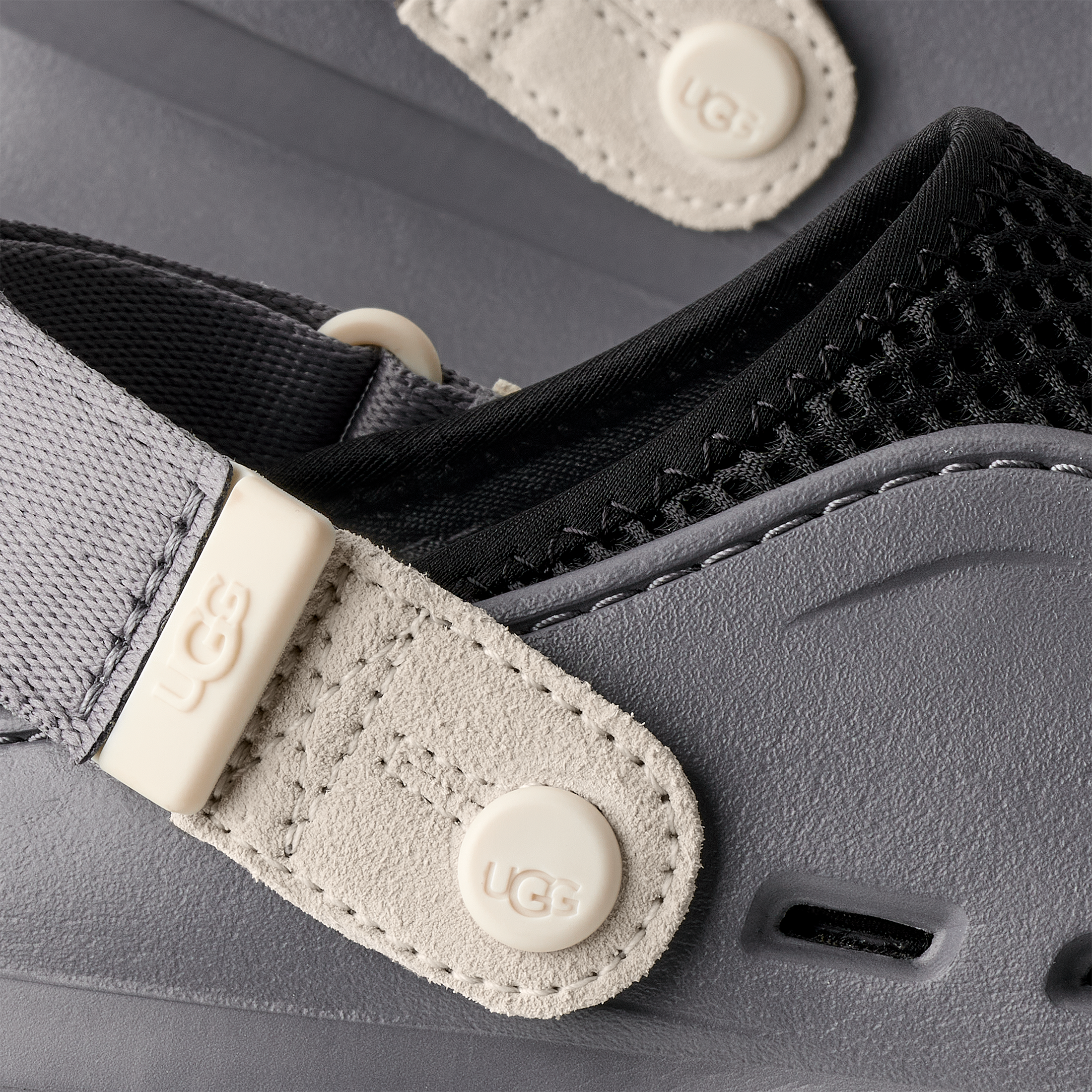 UGG Clog »PEAKMOD BREATHE«  Flats, Schlupfschuh, Mule mit praktischem Klettverschluss