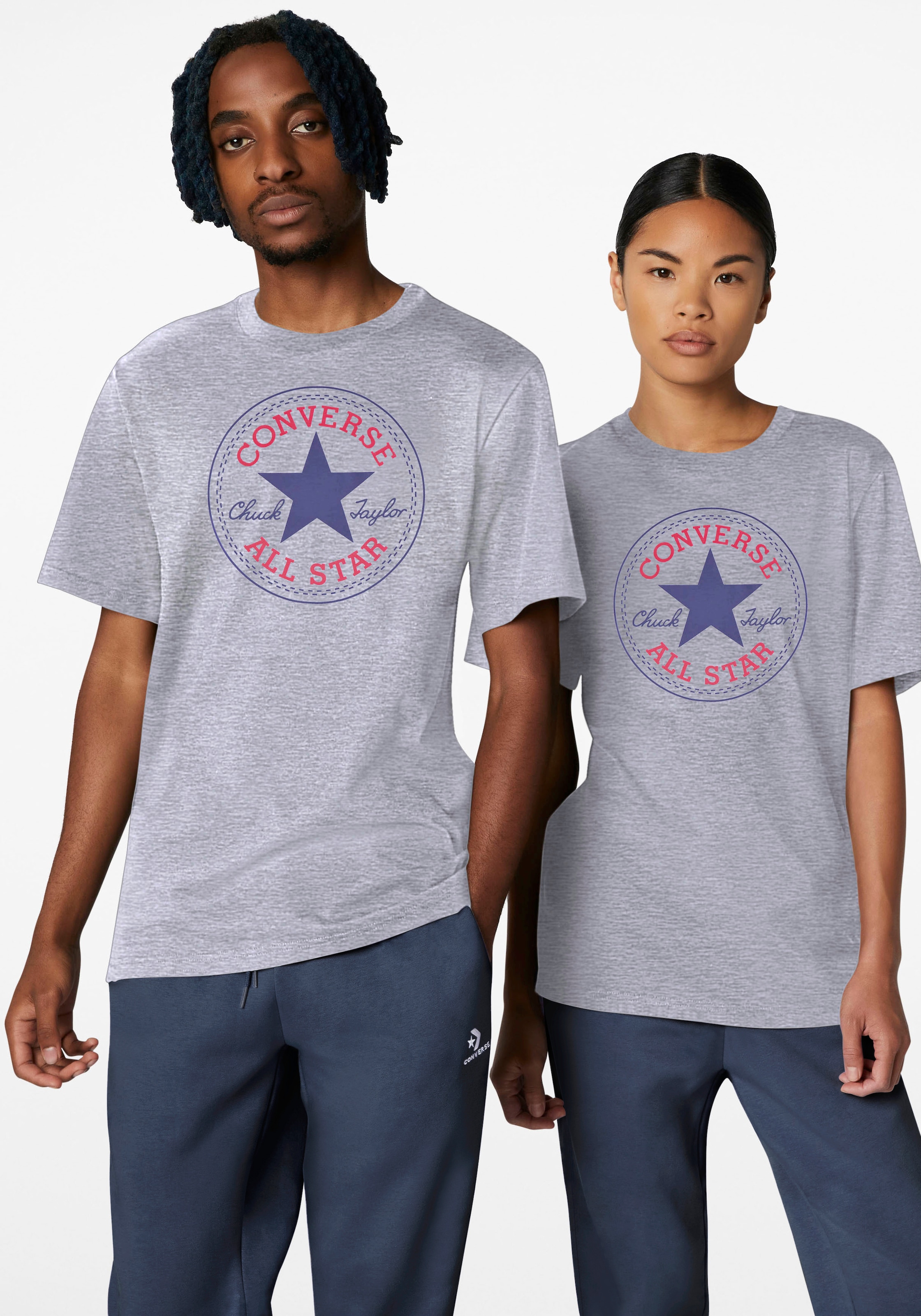 T-Shirt »UNISEX CONVERSE GO-TO ALL STAR PATCH LOGO STANDARD FIT T-SHIRT«