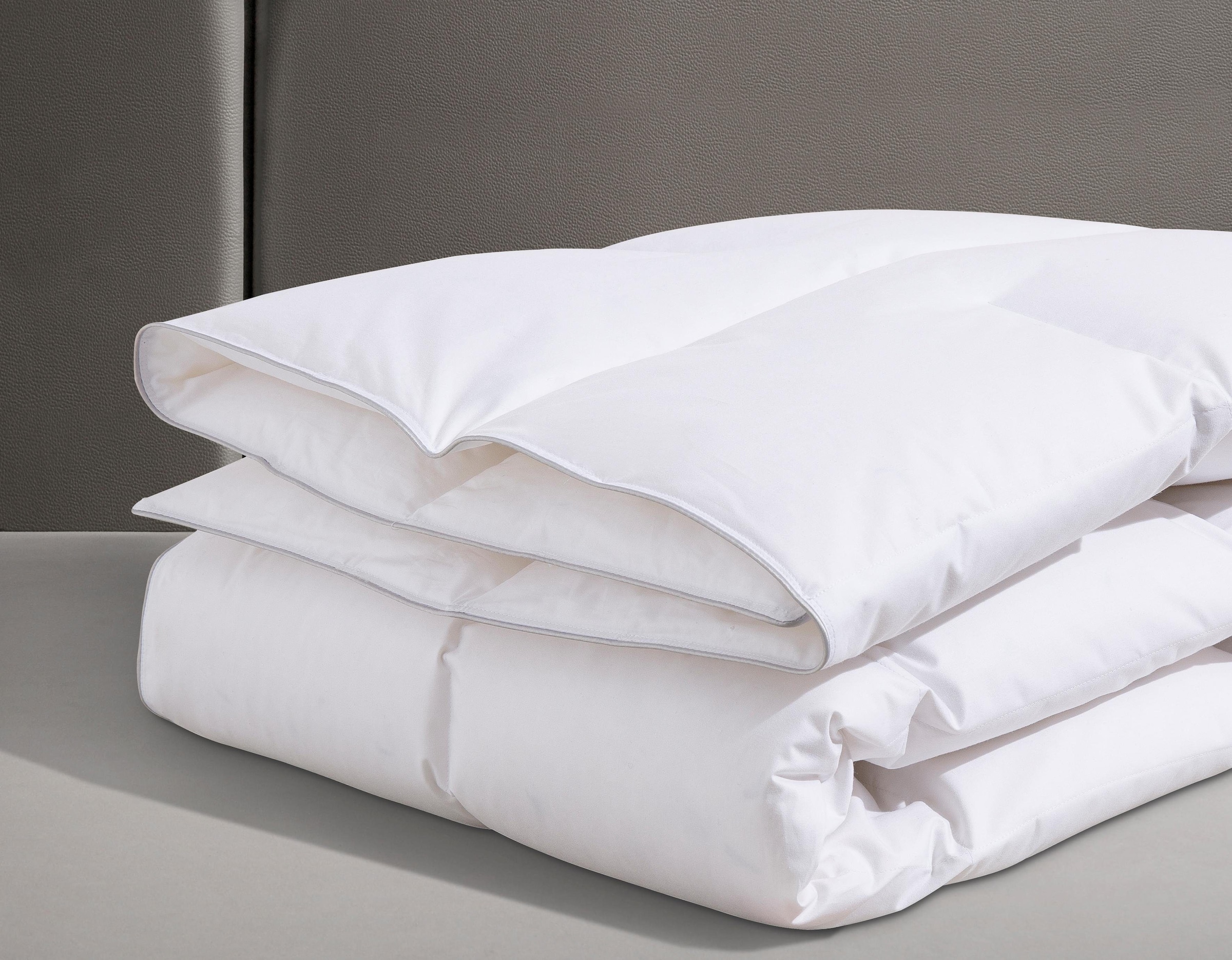 OBB Daunenbettdecke + Kopfkissen »Edition 125 Jahre, Bettendeckenset 2teilig, für Sommer oder Winter«, (Spar-Set), Decke mit Kissen 135x200 oder 155x220 cm, Made in Germany