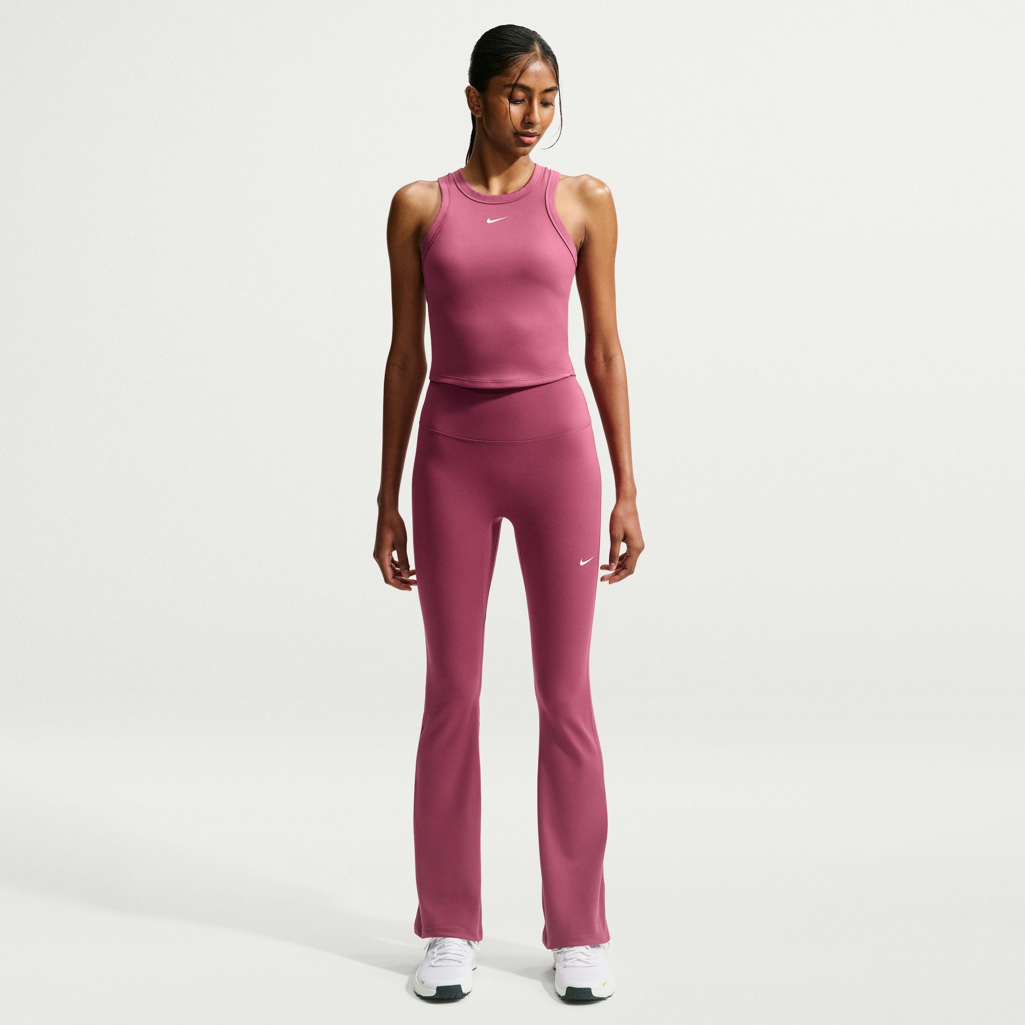 Nike Sporthose »W NK ONE DF HR TGHT FLRE USEAM«  für Fitness-Training geeignet, aus Polyester und Elasthan