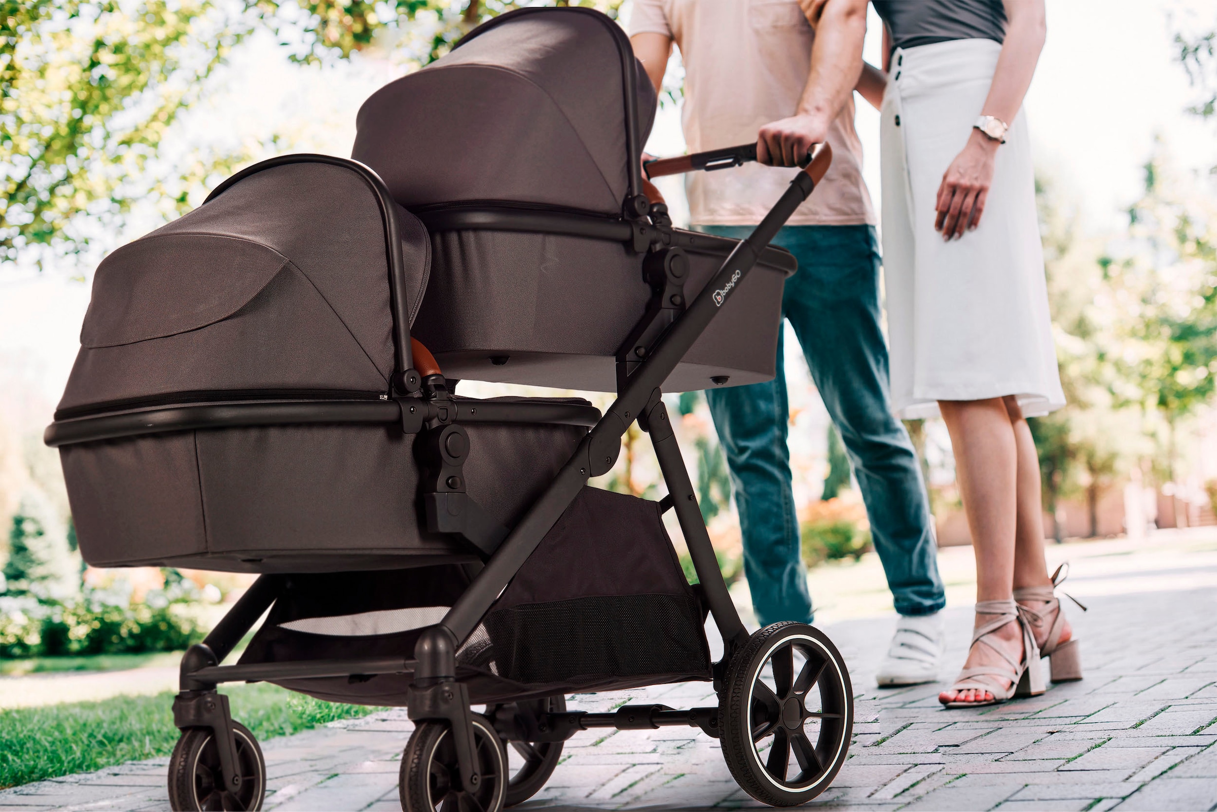 BabyGo Zwillingswagen »Duo«, inklusive Babywannen, Babyschalen, Regebezüge & Wickeltasche