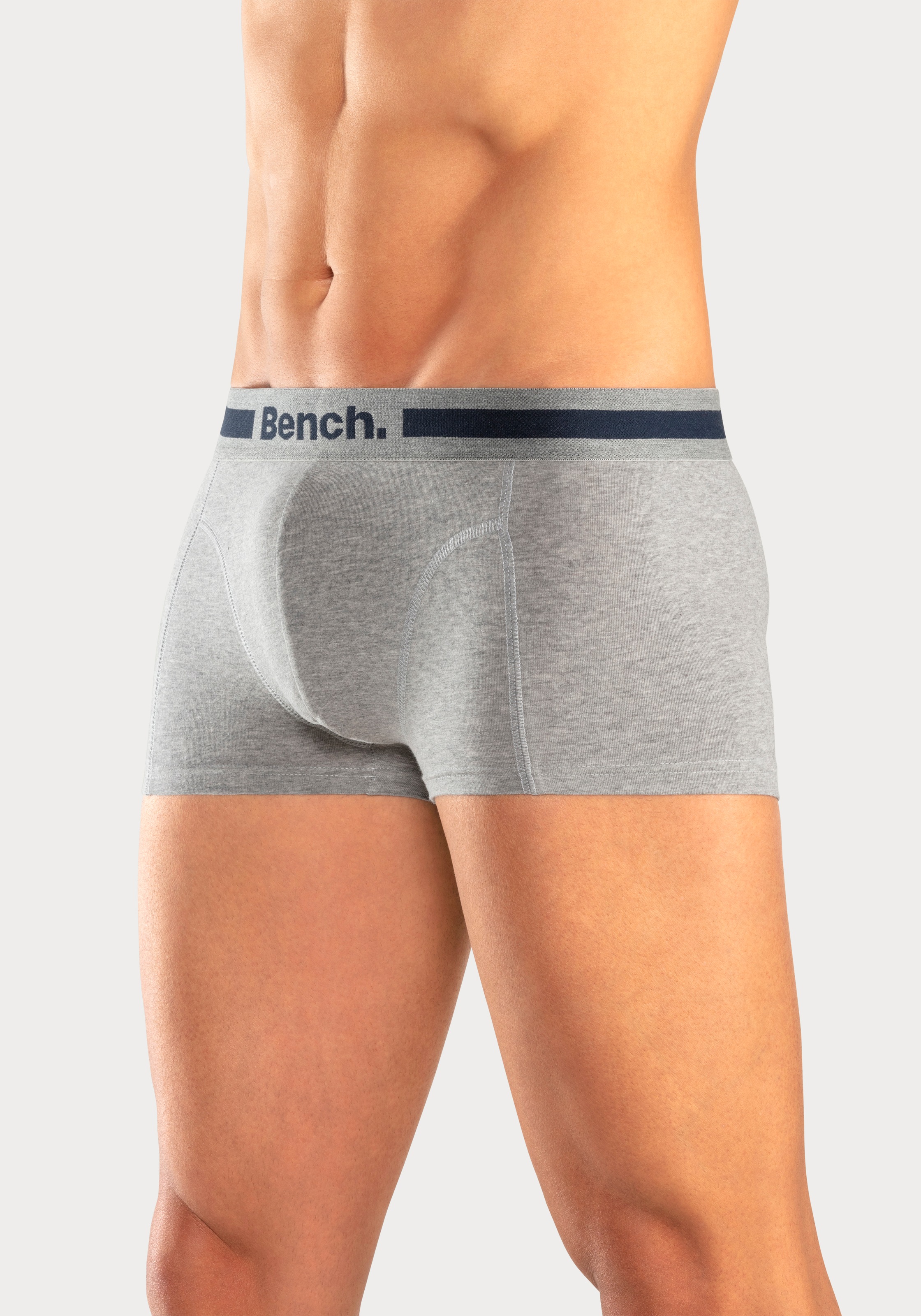 Bench. Hipster, (Packung, 4 St.), knapp sitzende Boxershorts aus Baumwollmischung