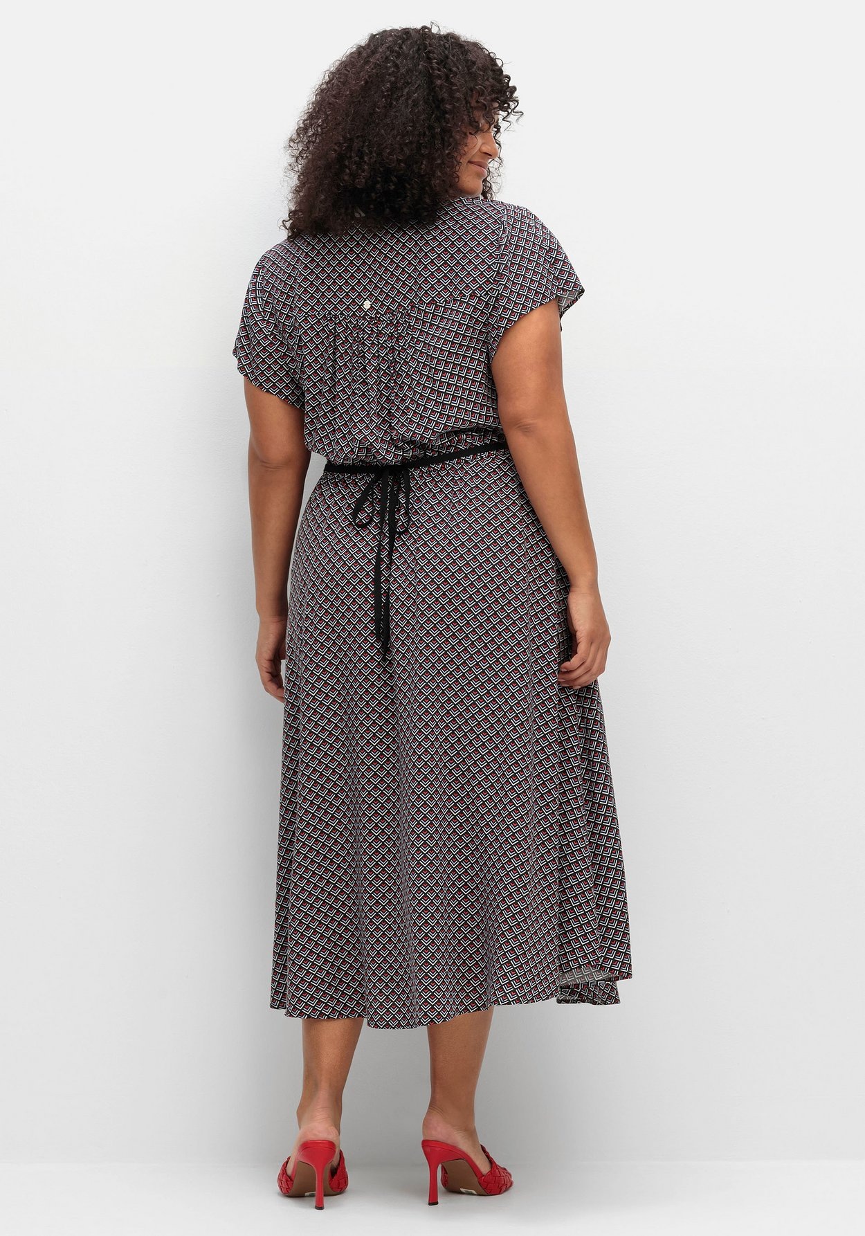 Sheego Druckkleid »Kleid in Wickeloptik, mit Alloverdruck«