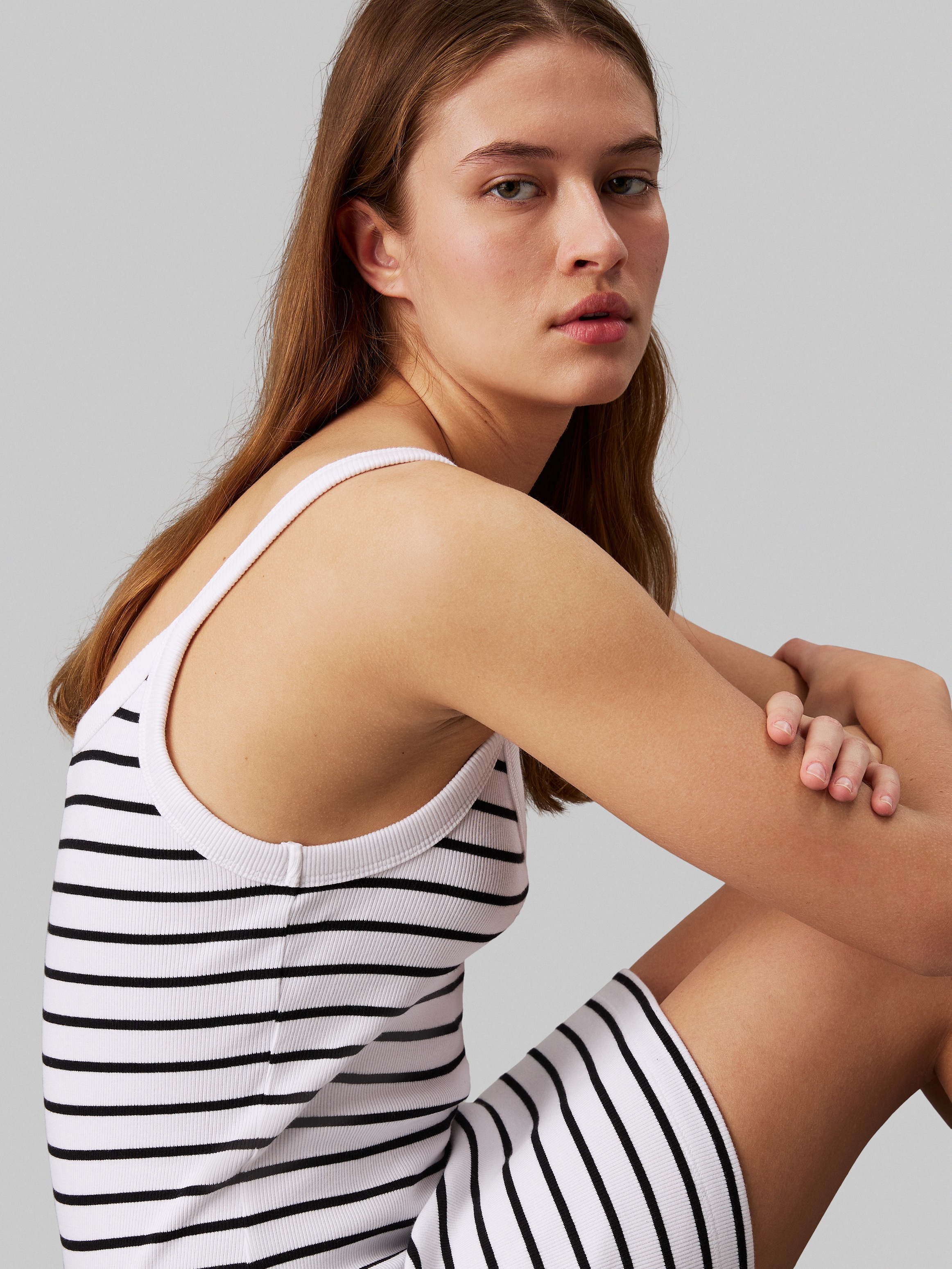 Calvin Klein Jeans Spaghettikleid »WOVEN LABEL RIB TANK DRESS«, mit Logopatch