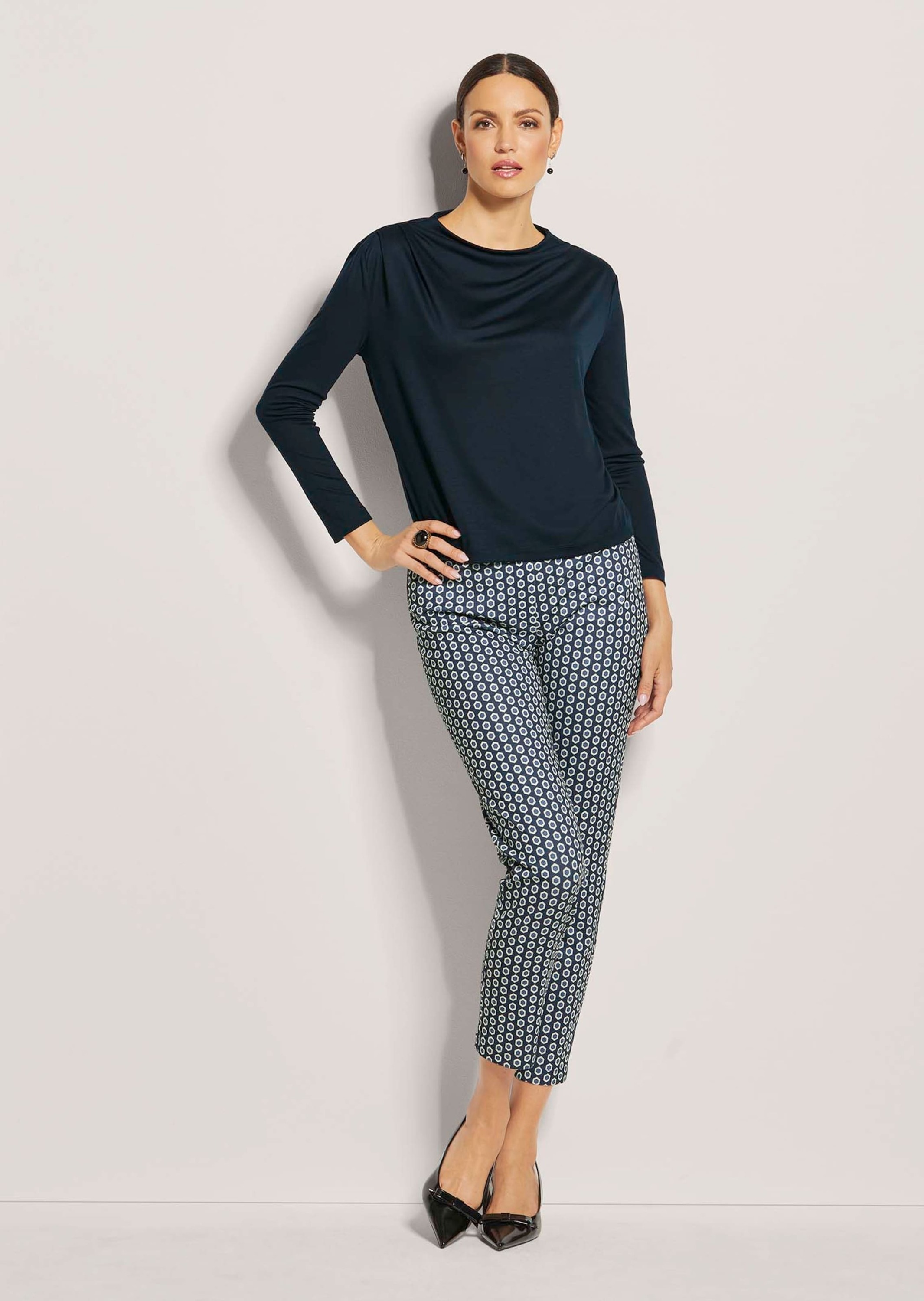 MADELEINE Langarmshirt »Shirt Langarm-Shirt mit Wasserfallkragen«