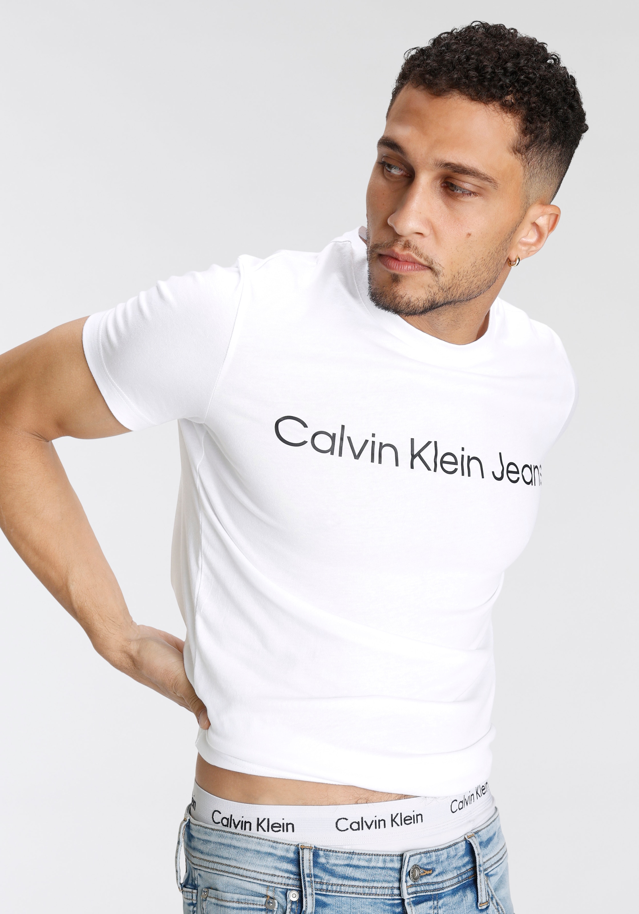 Calvin Klein Jeans T-Shirt »CORE INSTITUTIONAL LOGO SLIM TEE«, mit logo-Schriftzug