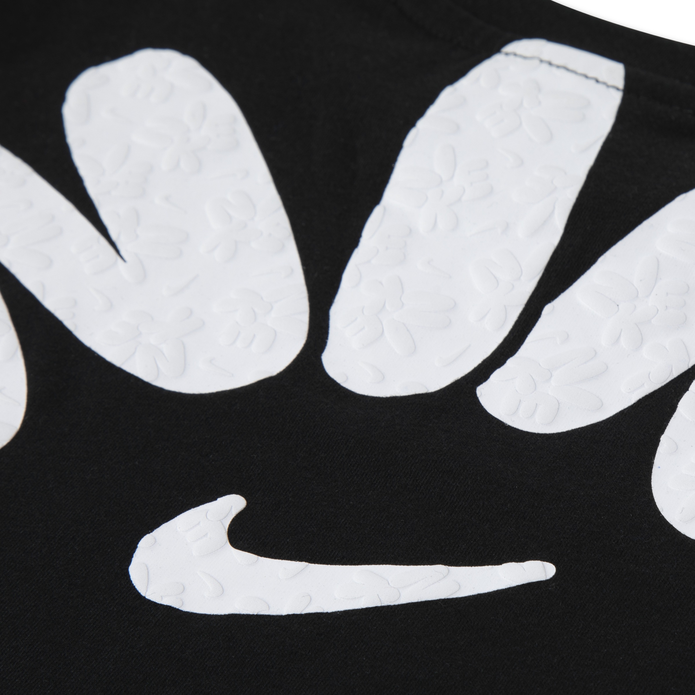 Nike Sportswear T-Shirt »NKG BOLD PLAY BOXY TEE« mit großem Rückendruck, sportlicher Stil, T-Shirt-Schnitt