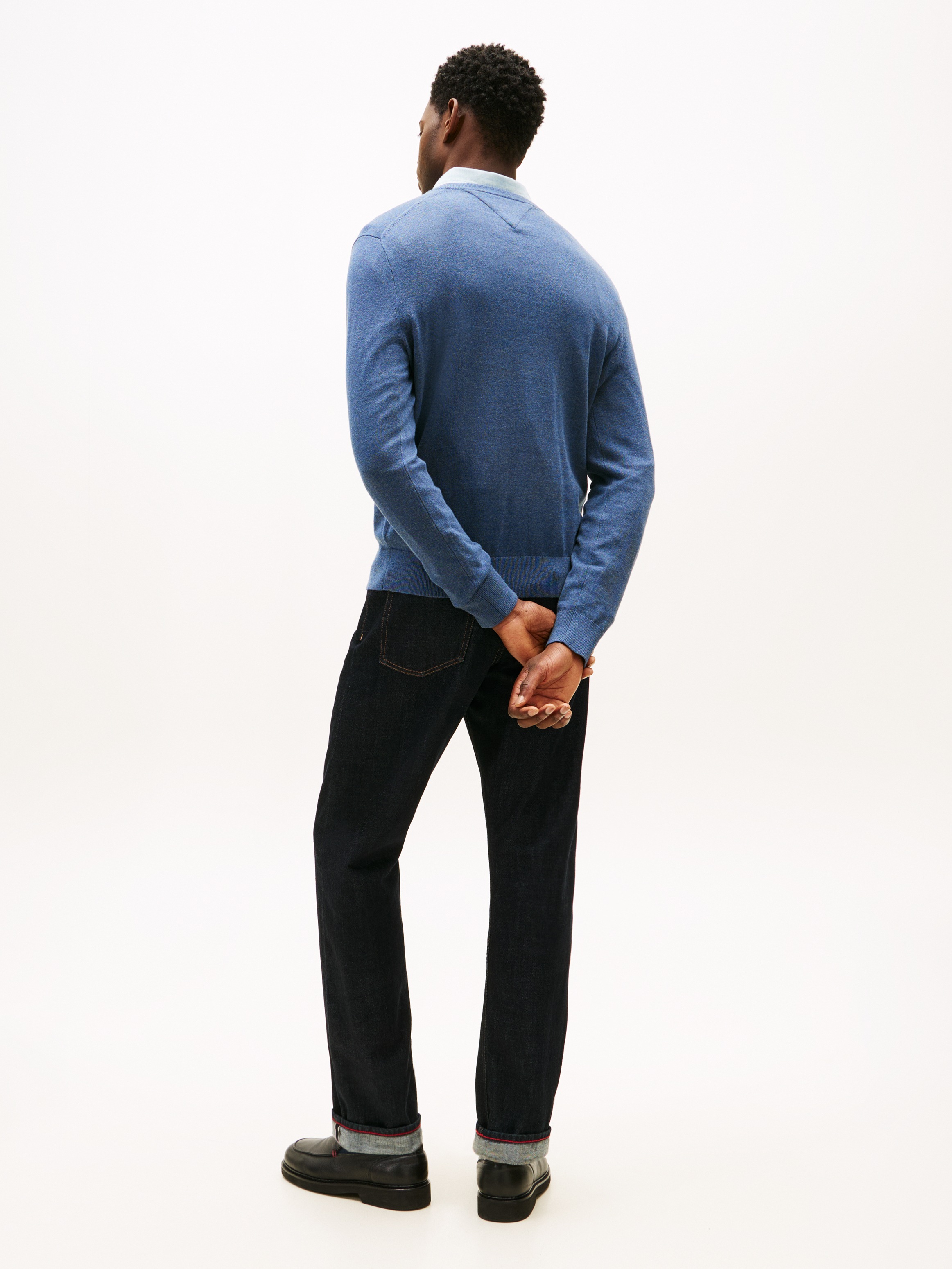 Tommy Hilfiger Strickpullover »ESSENTIAL COTTON V NECK mit V-Ausschnitt und Stickerei« unifarben, casual, regular fit, Baumwolle, V-Ausschnitt