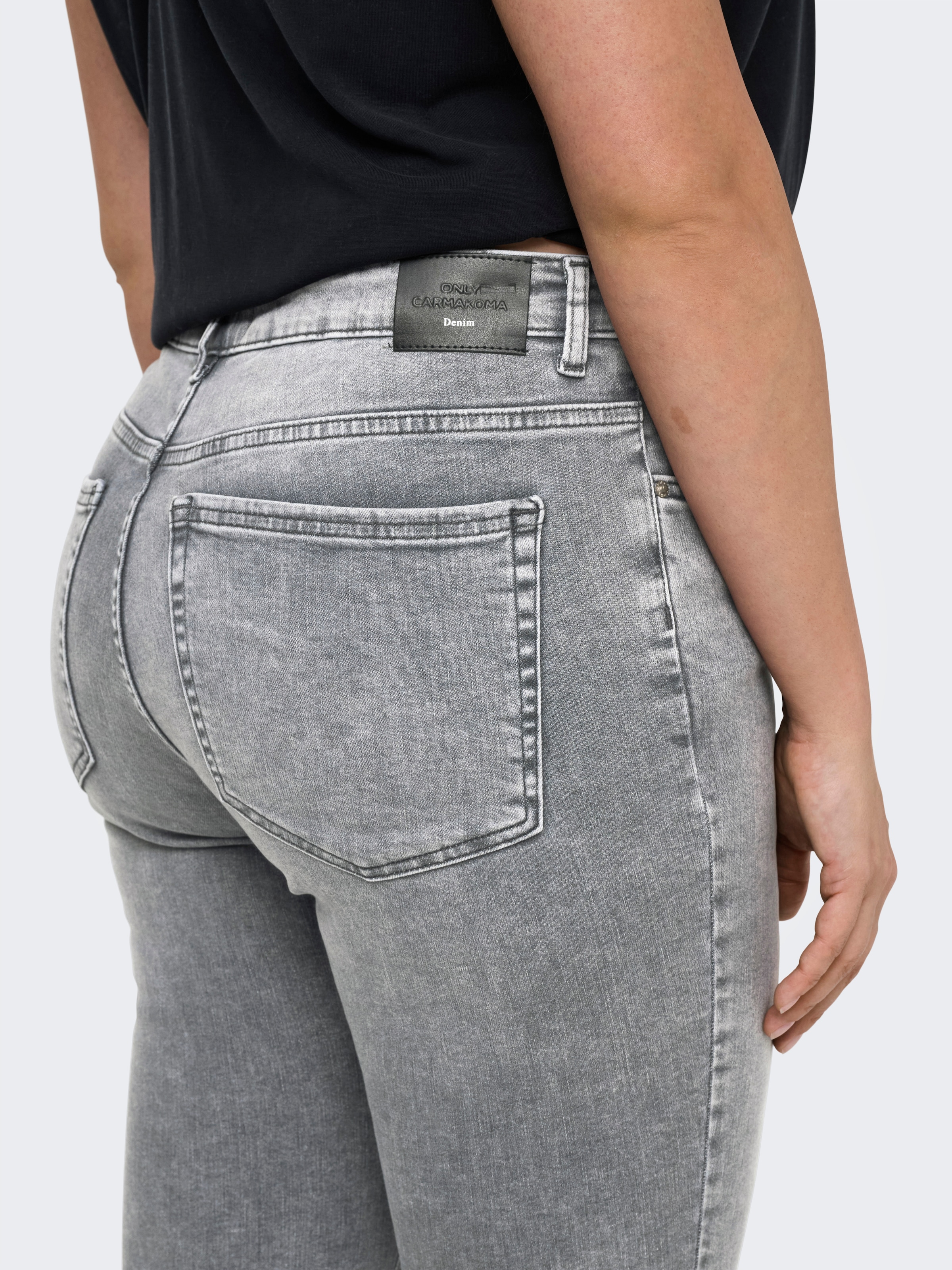 ONLY CARMAKOMA 7/8-Jeans »CARWILLY REG SK CROPPED FLARE DNM TAI01«