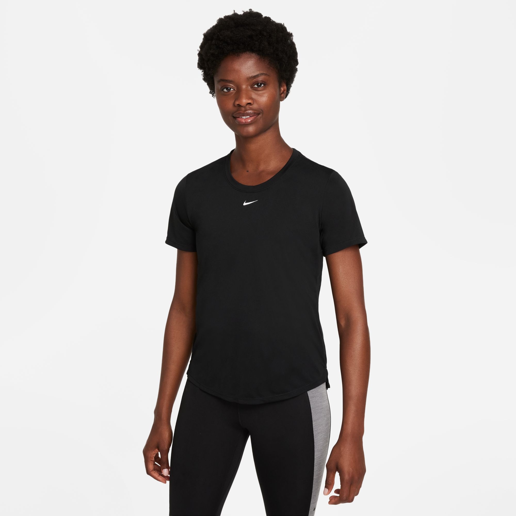 Nike Trainingsshirt »DRI-FIT ONE WOMEN'S STANDARD FIT SHORT-SLEEVE TOP«