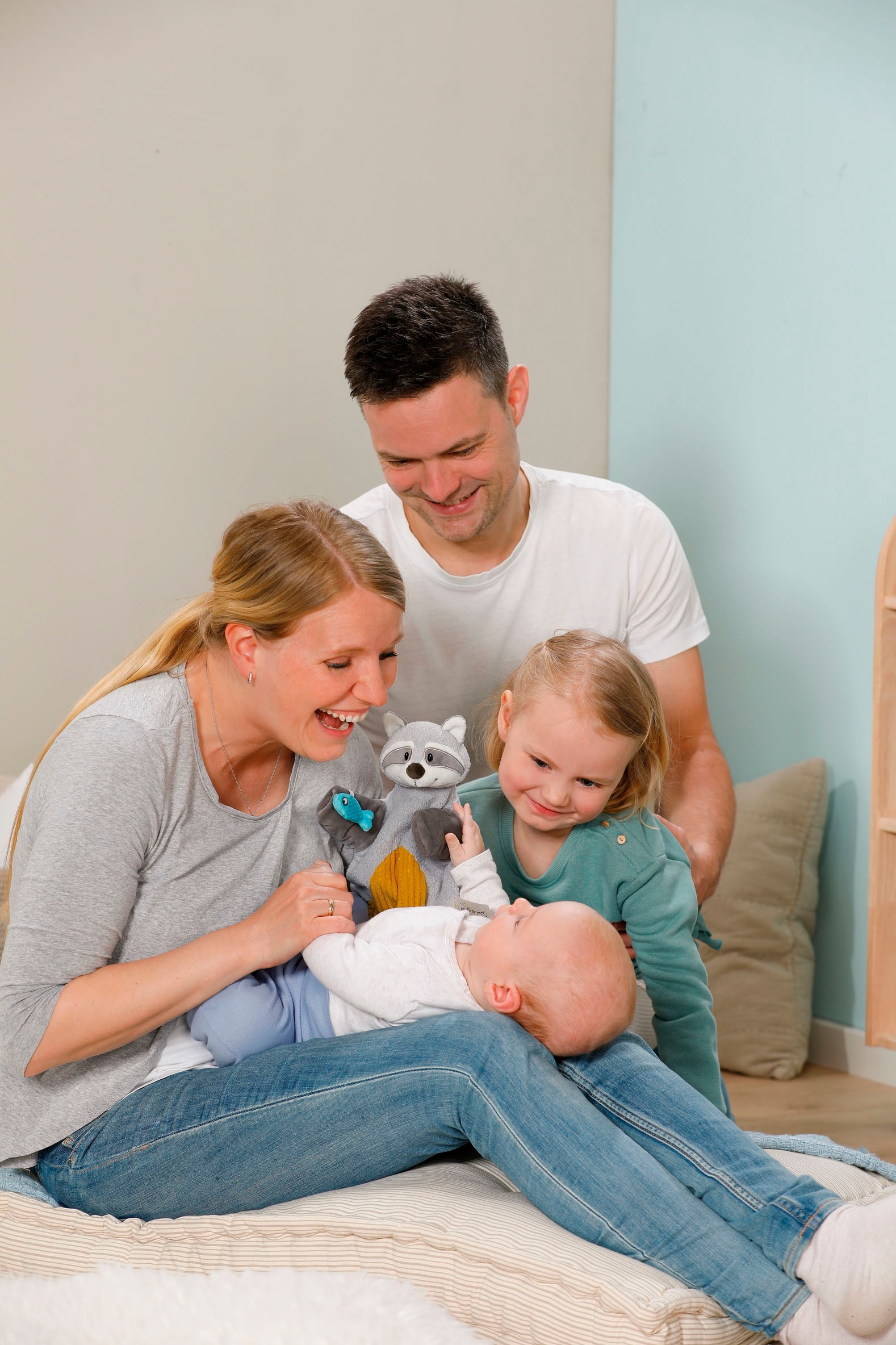 Nici Schmusetuch »My first NICI, Handpuppe Waschbär 2in1 26x25 cm«, sanfte Materialmix aus glattem und geripptem Plüsch