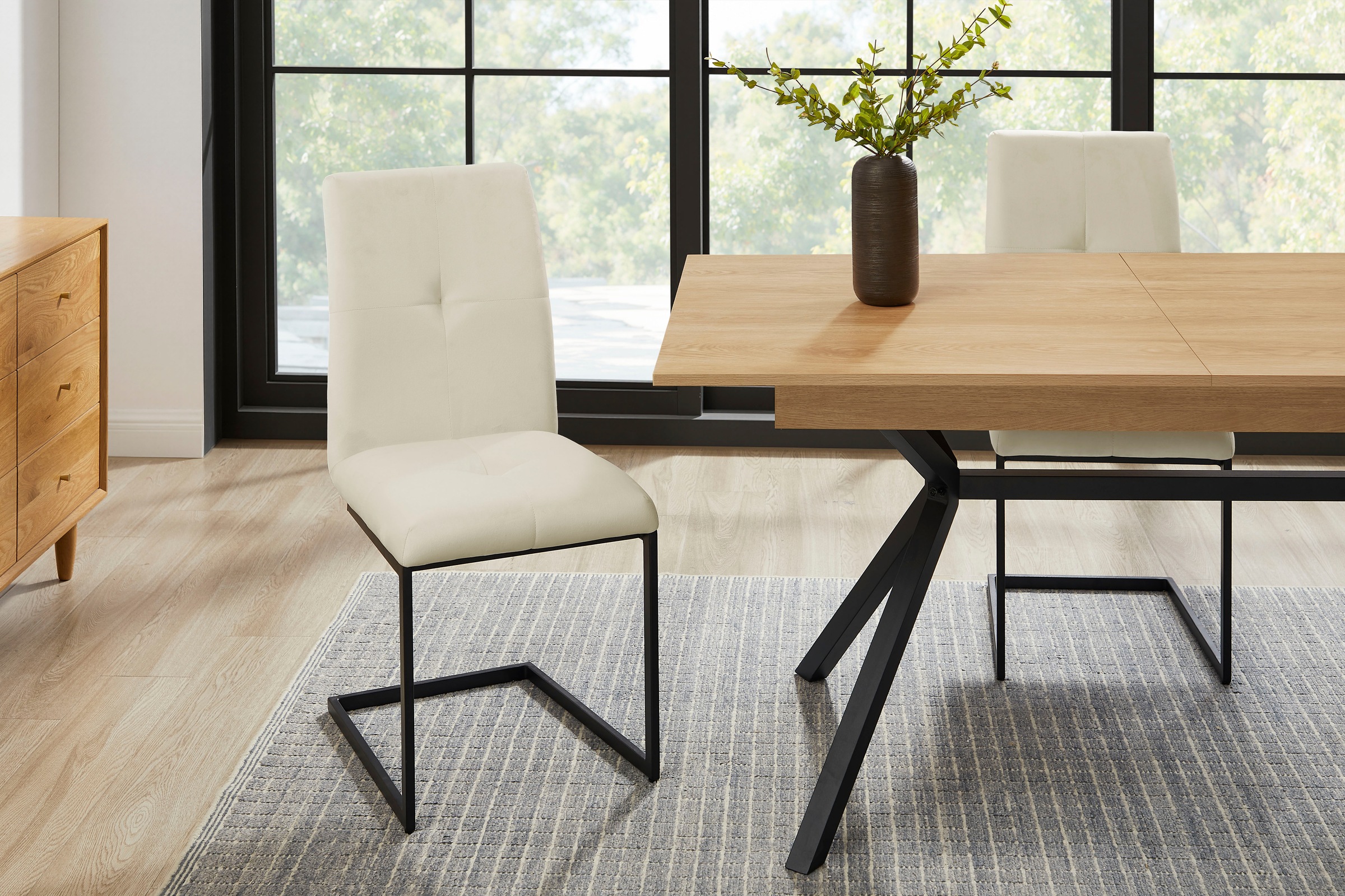 INOSIGN Esszimmerstuhl »Vendy« (Set) 2 Stk.mit verstellbaren Füßen und robustem, pulverbeschichtetem Gestell.