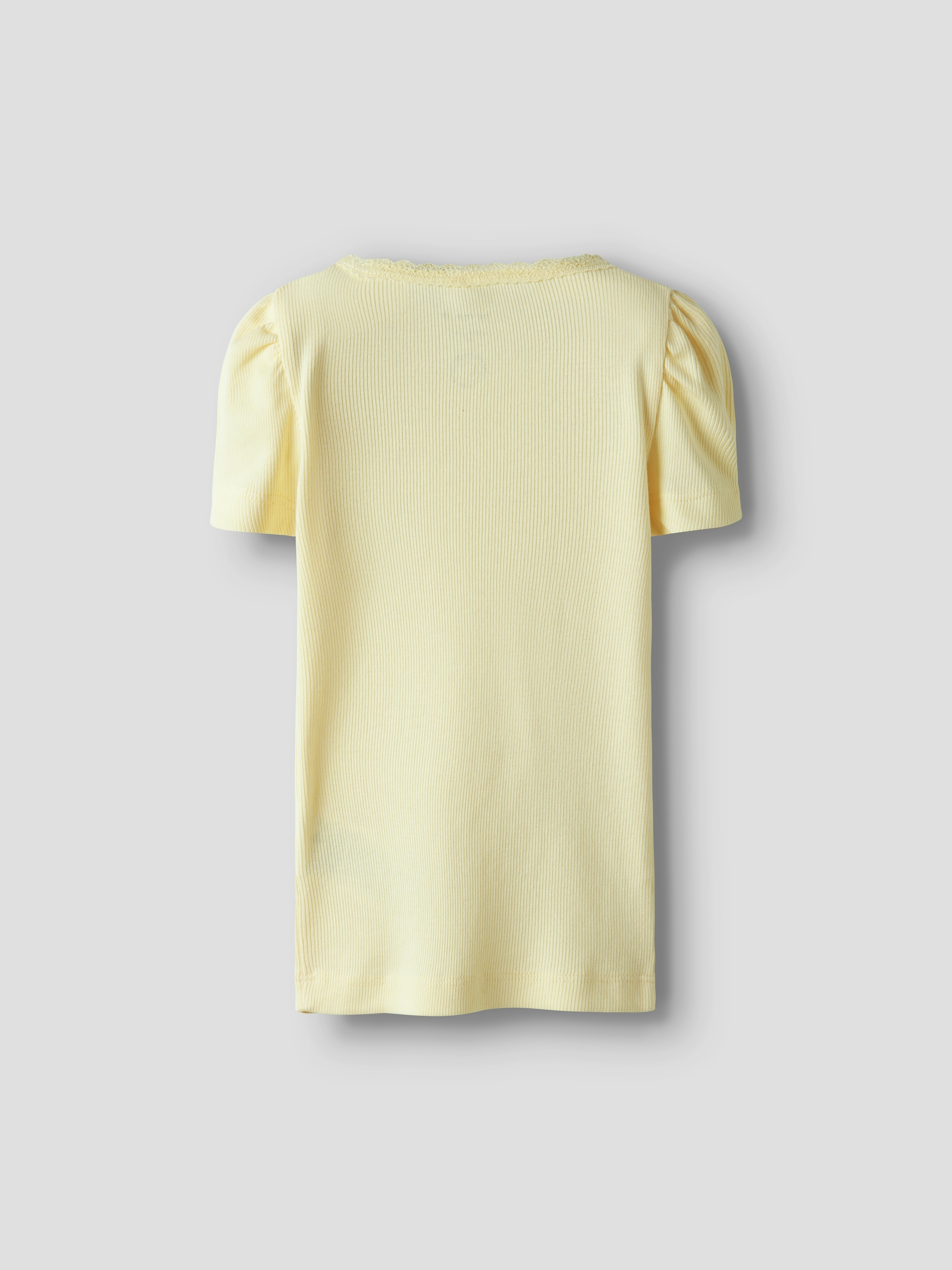 Name It Shirttop »NMFKAB TOP NOOS«, mit toller Spitzenkante am Ausschnitt