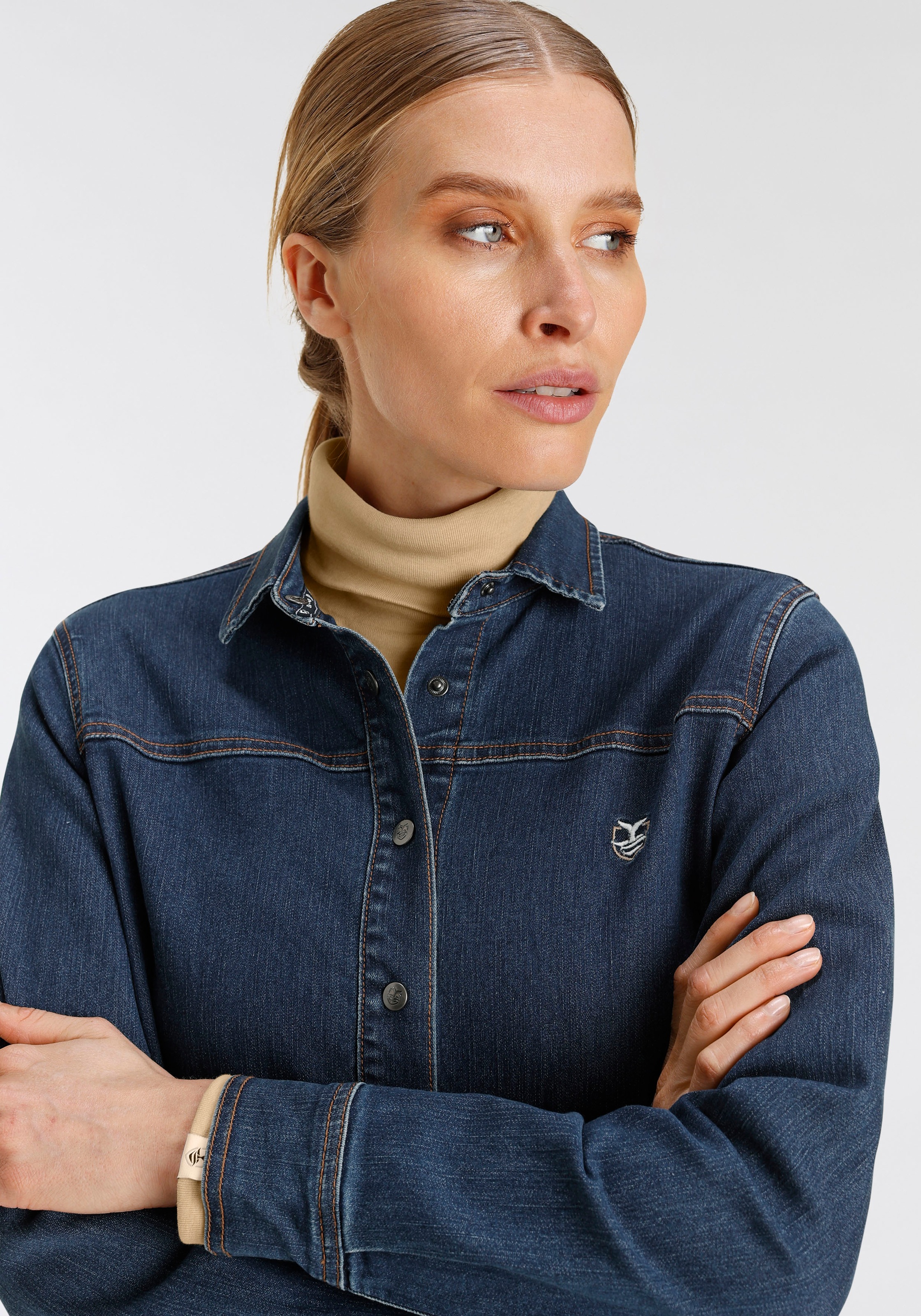 DELMAO Jeansbluse, mit Shop - Brust auf Online OTTO im der kaufen NEUE Logo-Print kleinem MARKE