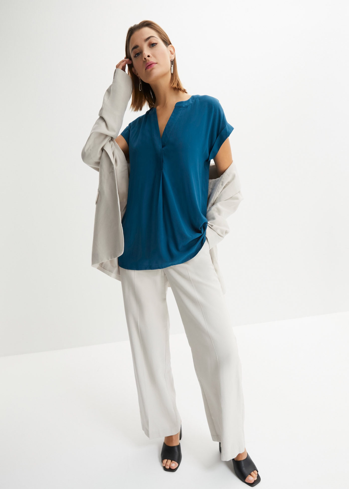 bonprix Tunika eleganter Look, Kurzarm-Design, Regular Fit, mit Henley-Kragen