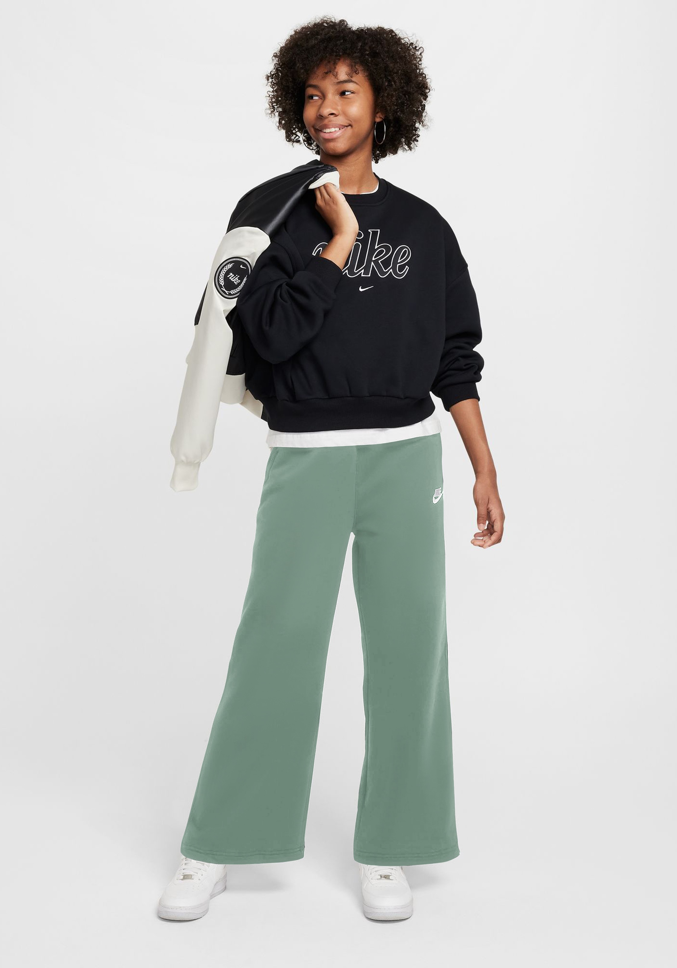 Nike Sportswear Jogginghose »G NSW CLUB FLC WL PNT LBR«  für Jugendliche, mit sportlichem Stil, aus Baumwolle und Polyester