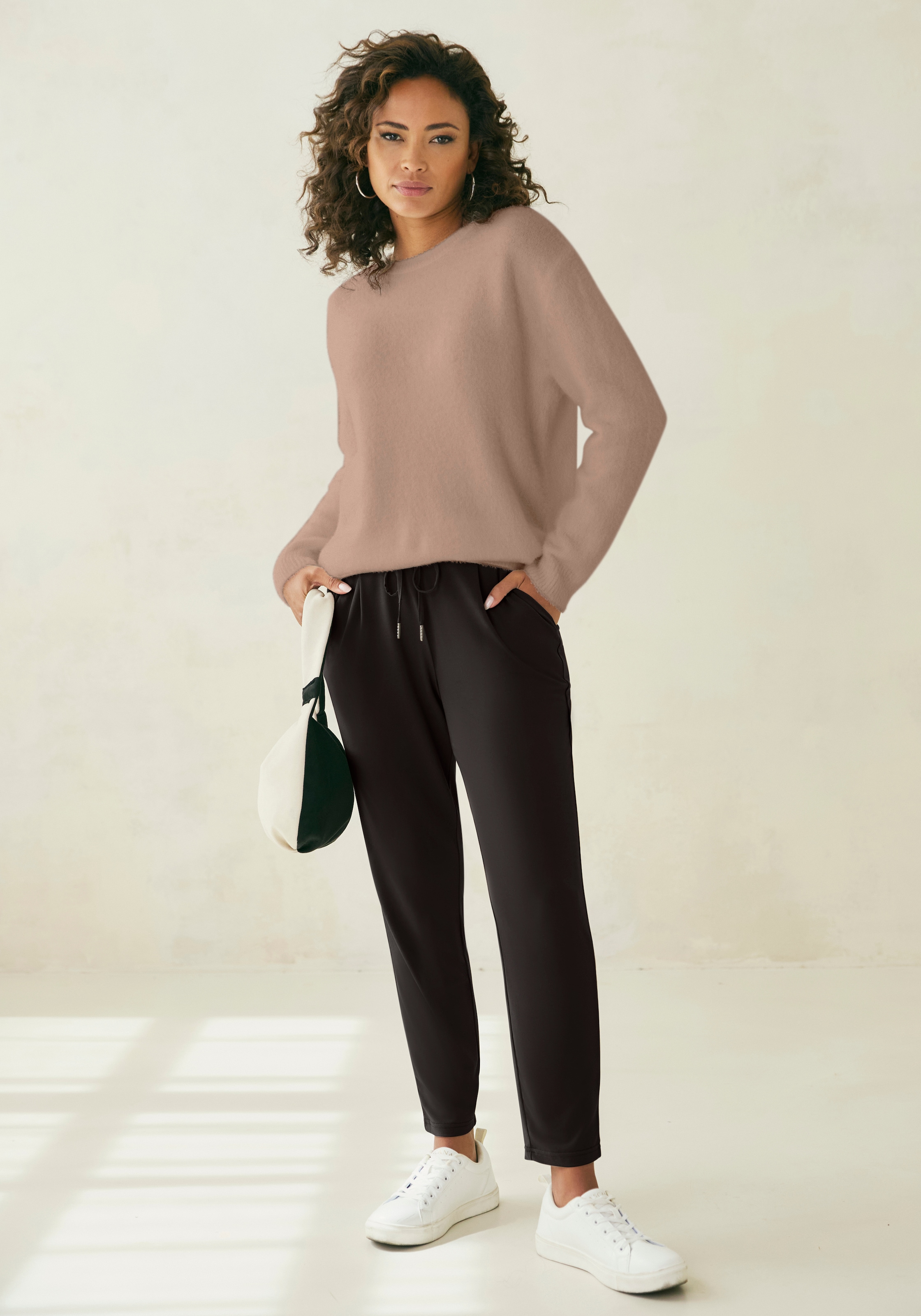 LASCANA Schlupfhose  aus glatter Jerseyqualität, leichte Sommerhose mit Taschen, bügelfrei