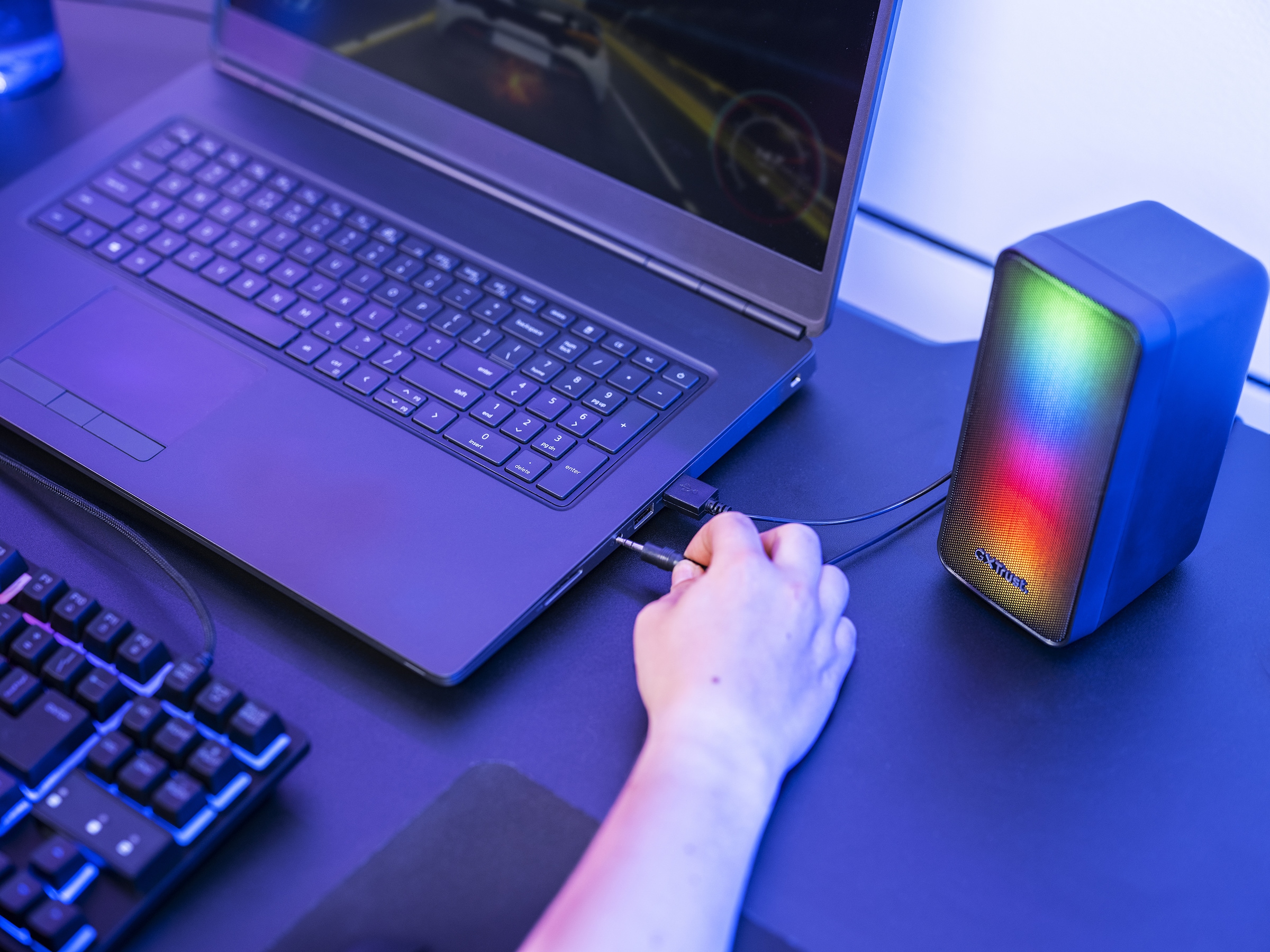 Trust Lautsprecher »GXT 611 Wezz« Stereo ( Beleuchtungseffekte | Lautstärkeregelung 6 W)