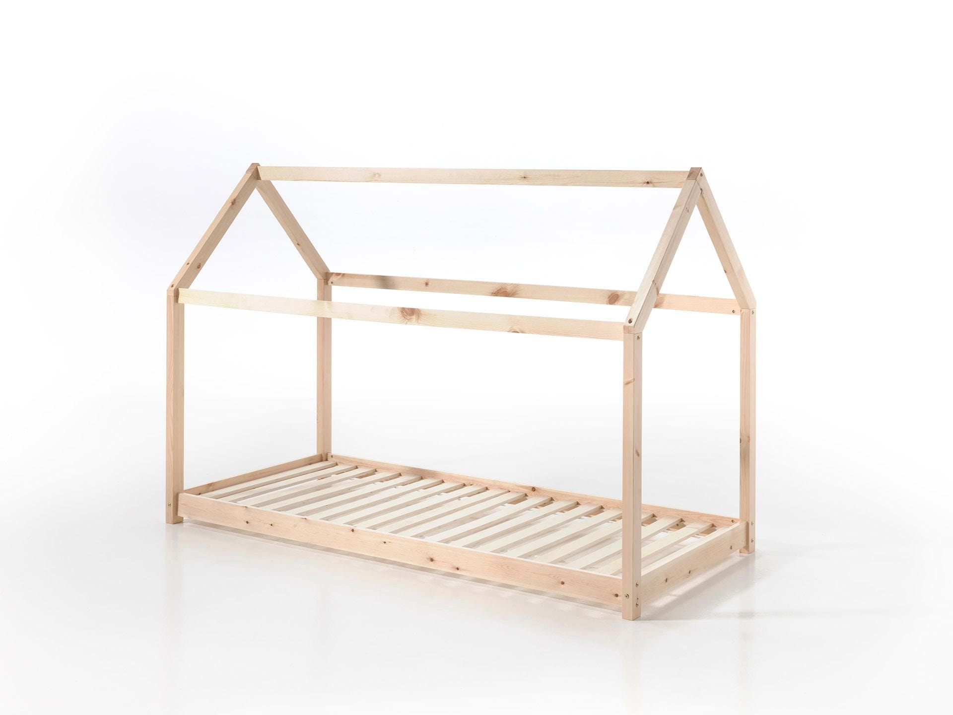 Vipack Kinderbett »Cabane, Kiefer massiv, Made in Europe, inklusive Rolllattenrost«, (wahlweise in 2 Farben und 2 Größen erhältlich), Bodenfreiheit ca. 2,5 cm zur besseren Belüftung, stabil gebaut