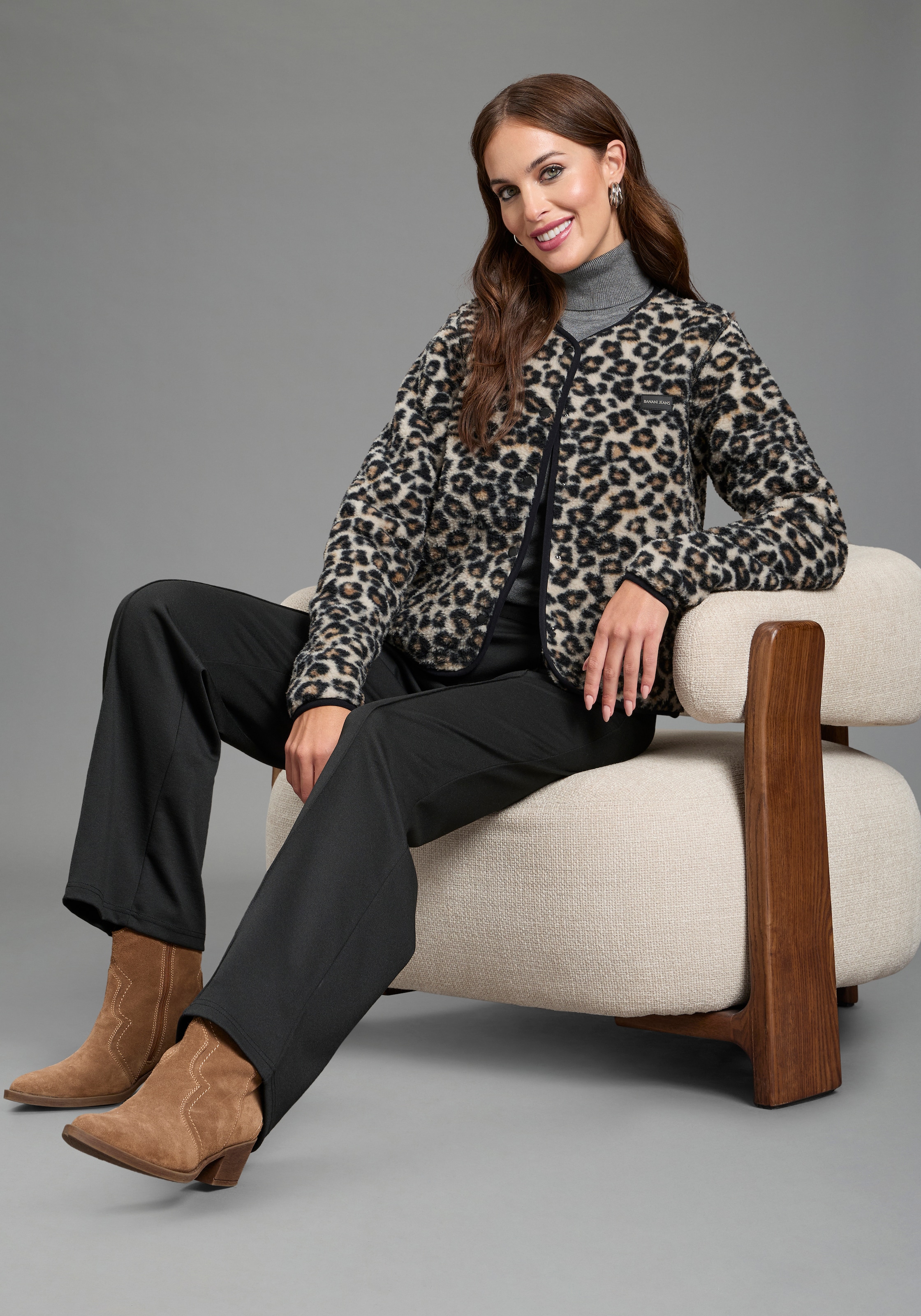 Bruno Banani Fleecejacke Teddy Fleece Flauschig mit Knöpfen bedruckt