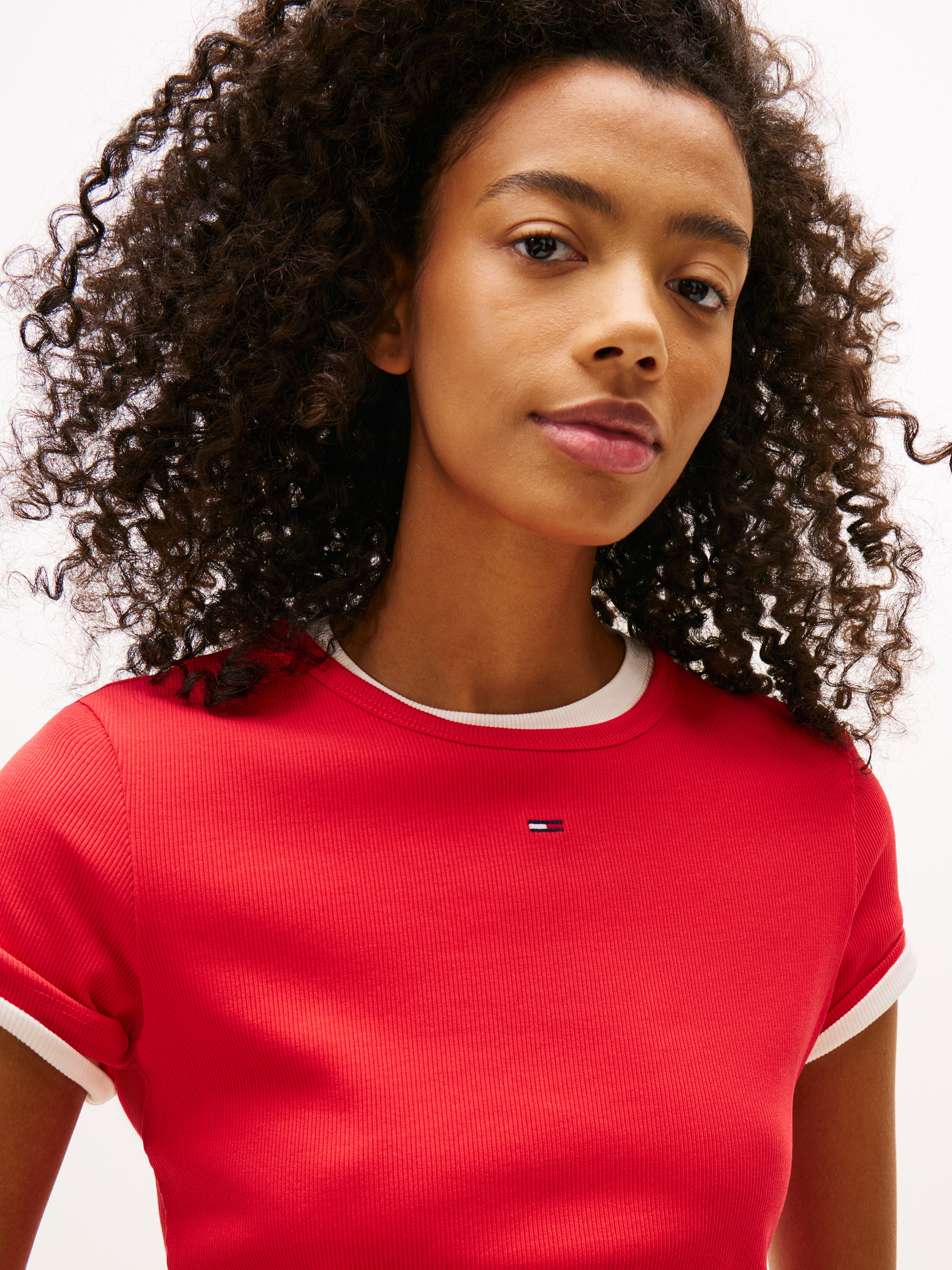 Tommy Jeans Kurzarmshirt »TJW ESSENTIAL RIB SHORT SLEEVE EXT« Baumwollmischung in gerippter Struktur, Slim Fit