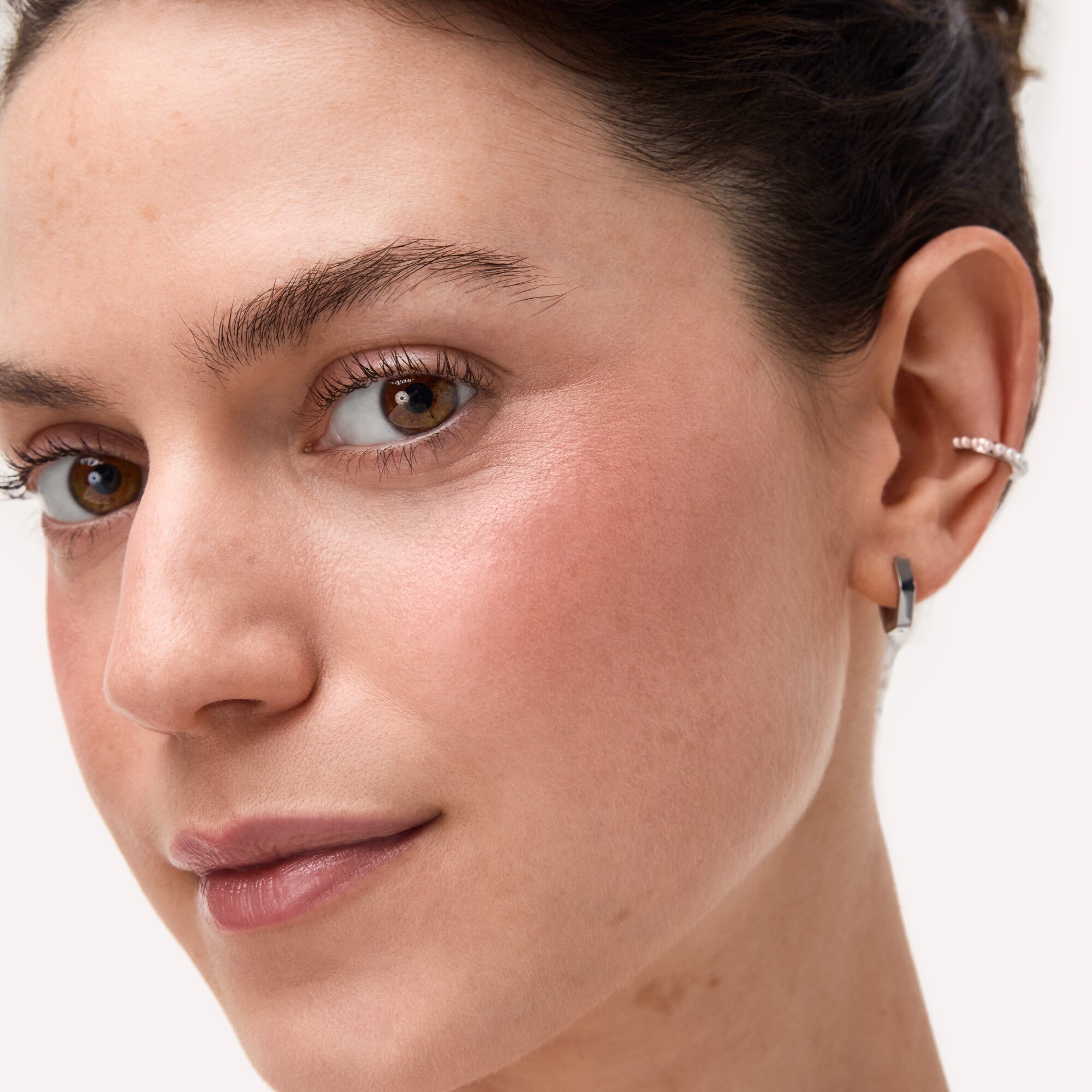 Catrice Rouge »Soft Glam Baked Blush« Lichtreflektierende Perlen für eine natürliche Ausstrahlung