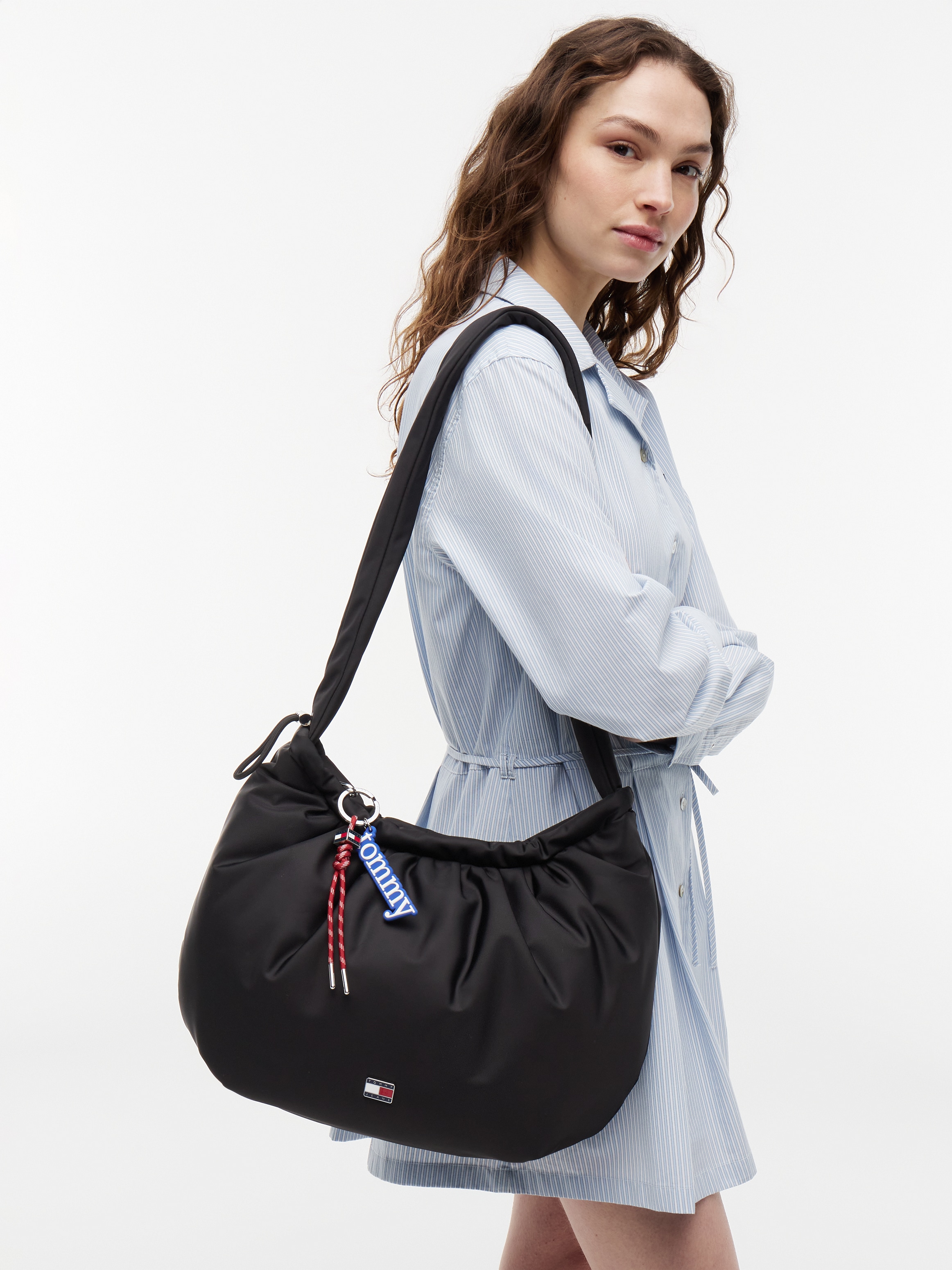 Tommy Jeans Hobo »TJW ICON CHARMS HOBO« Damen Handtasche, Schultertasche mit abnehmbarem Schlüsselanhänger