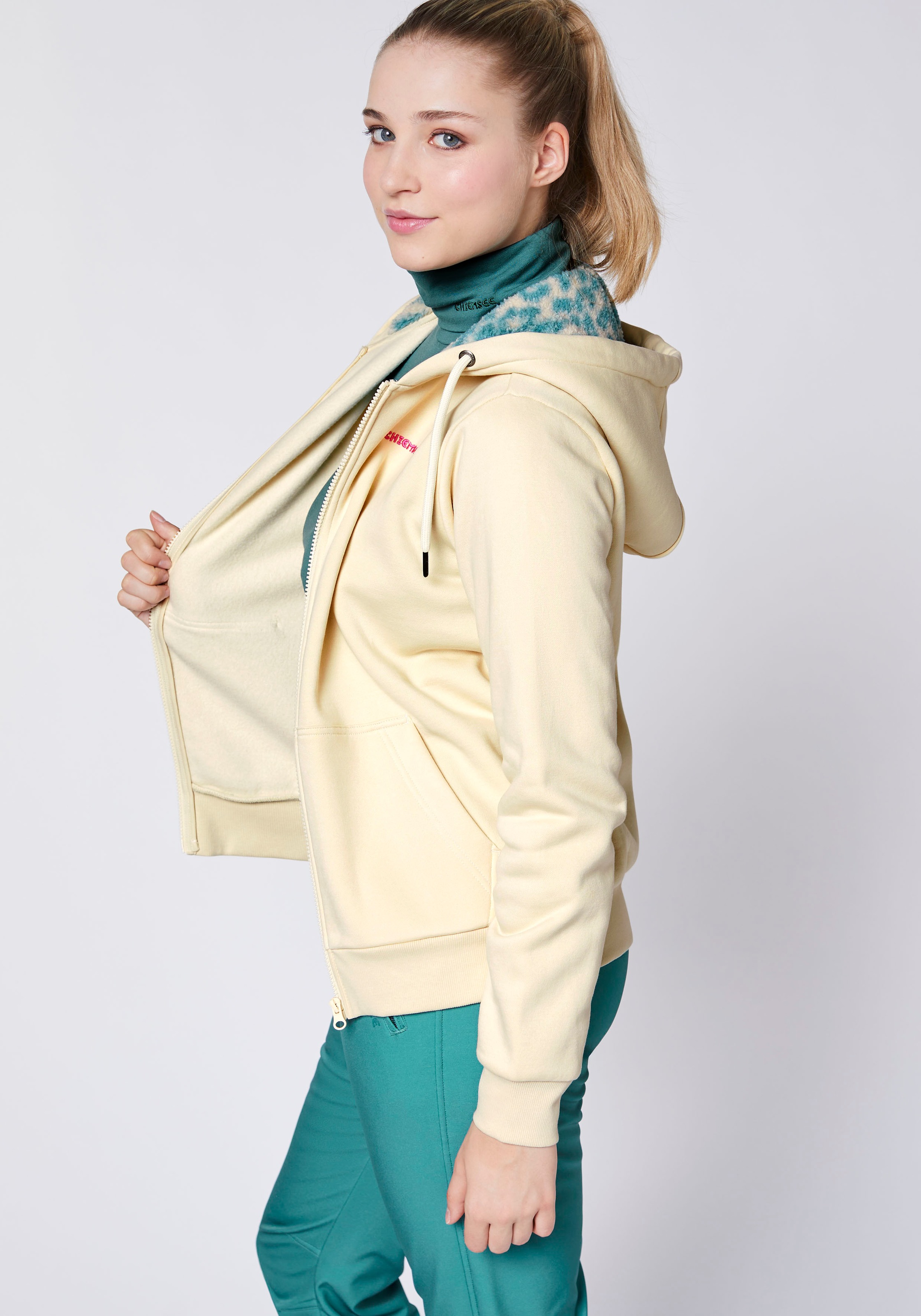 Chiemsee Kapuzensweatjacke - mit kuschelig gef&uuml;tterter Kapuze<br/>