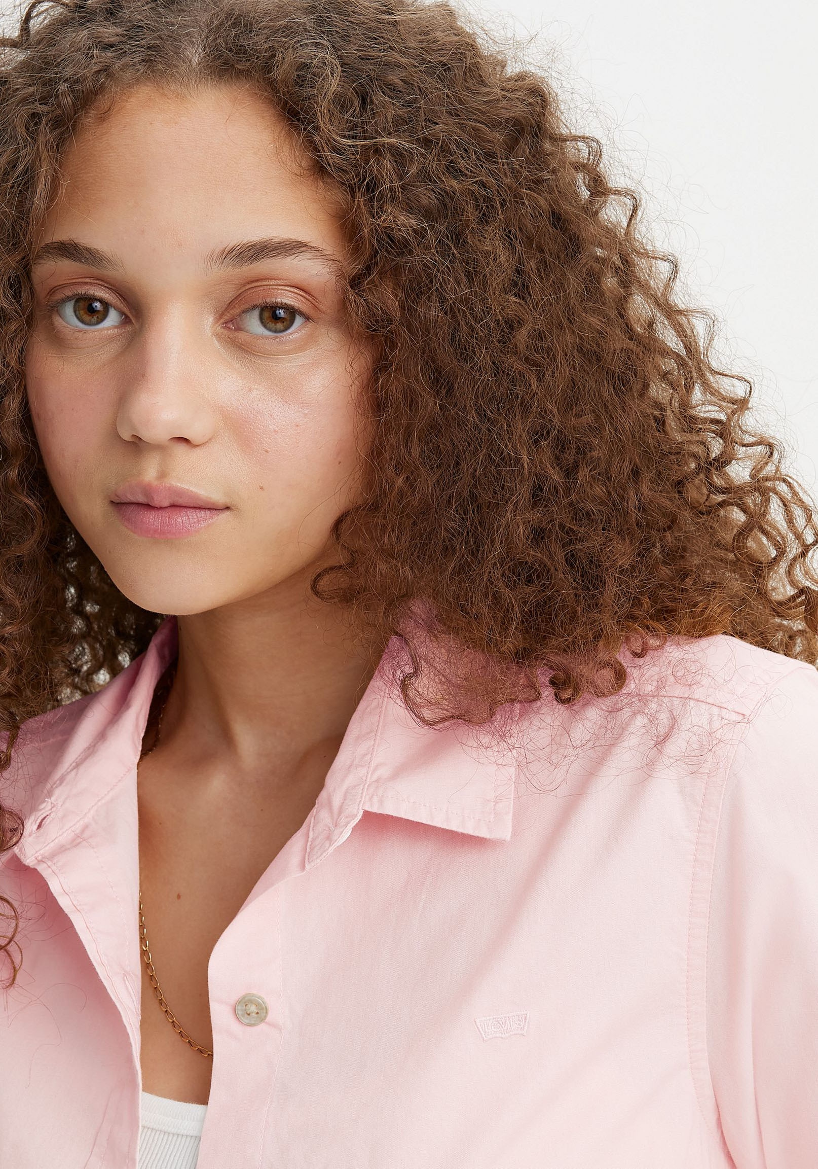 Levi's® Hemdbluse »The Classic« Kleine Logo-Stickerei auf der Brust