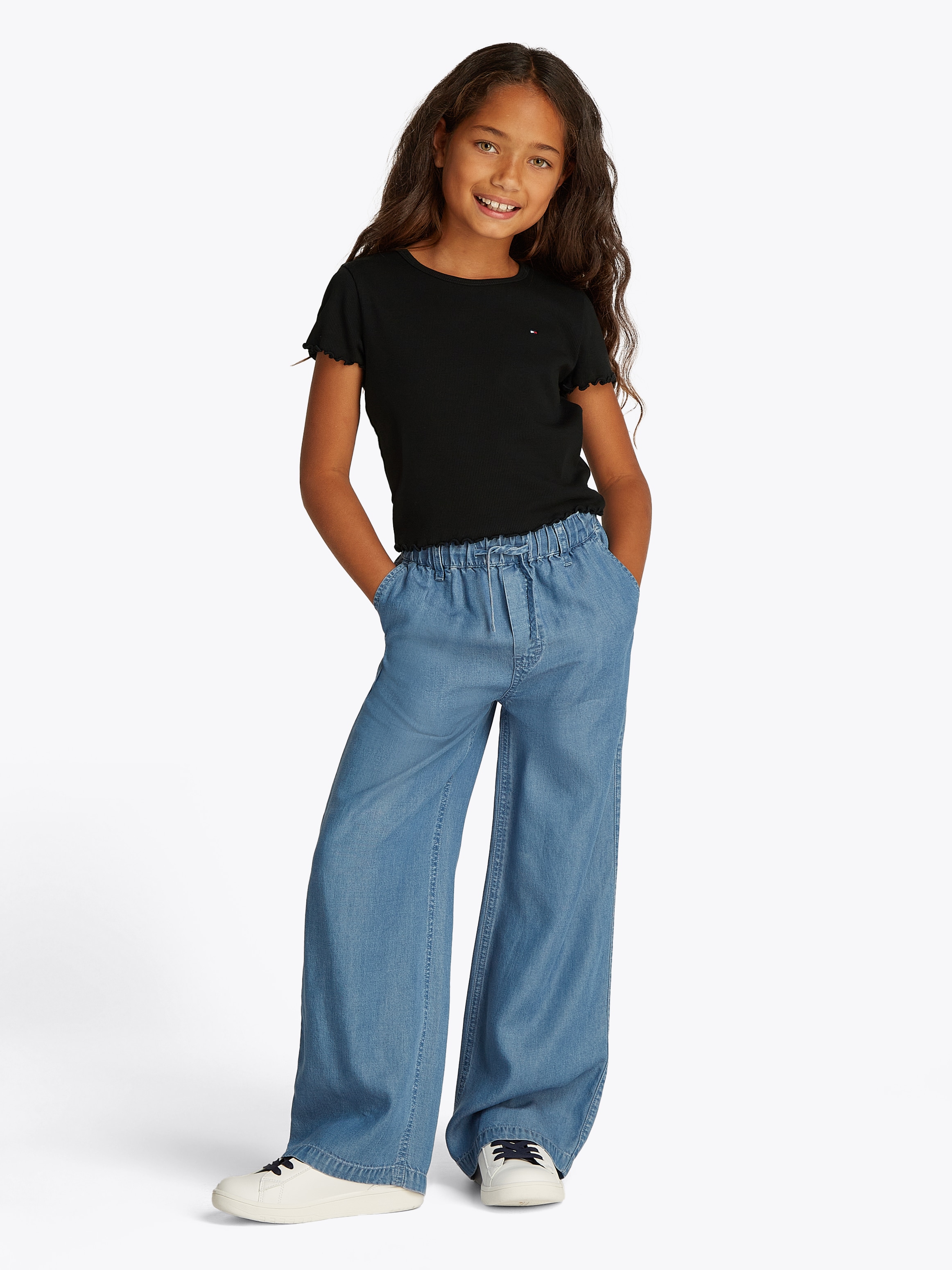 Tommy Hilfiger T-Shirt »ESSENTIAL RIB TOP SS«, mit Babylock-Kanten, mit Logostickerei