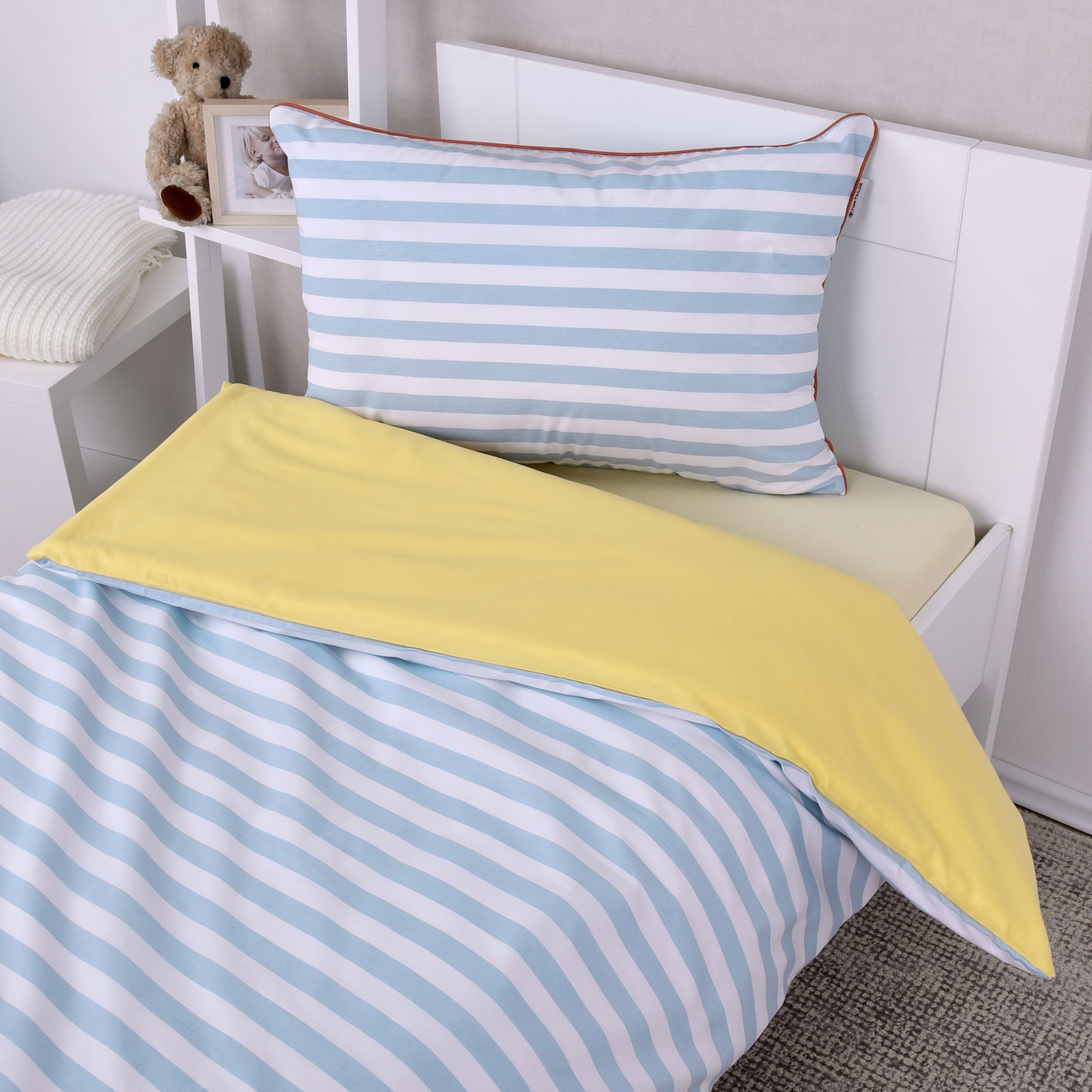 TOM TAILOR HOME »STRIPES WITH A KICK in Gr. 135x200cm oder 155x220cm« 2 Stk. new bedroom, farbige Paspel am Kissen