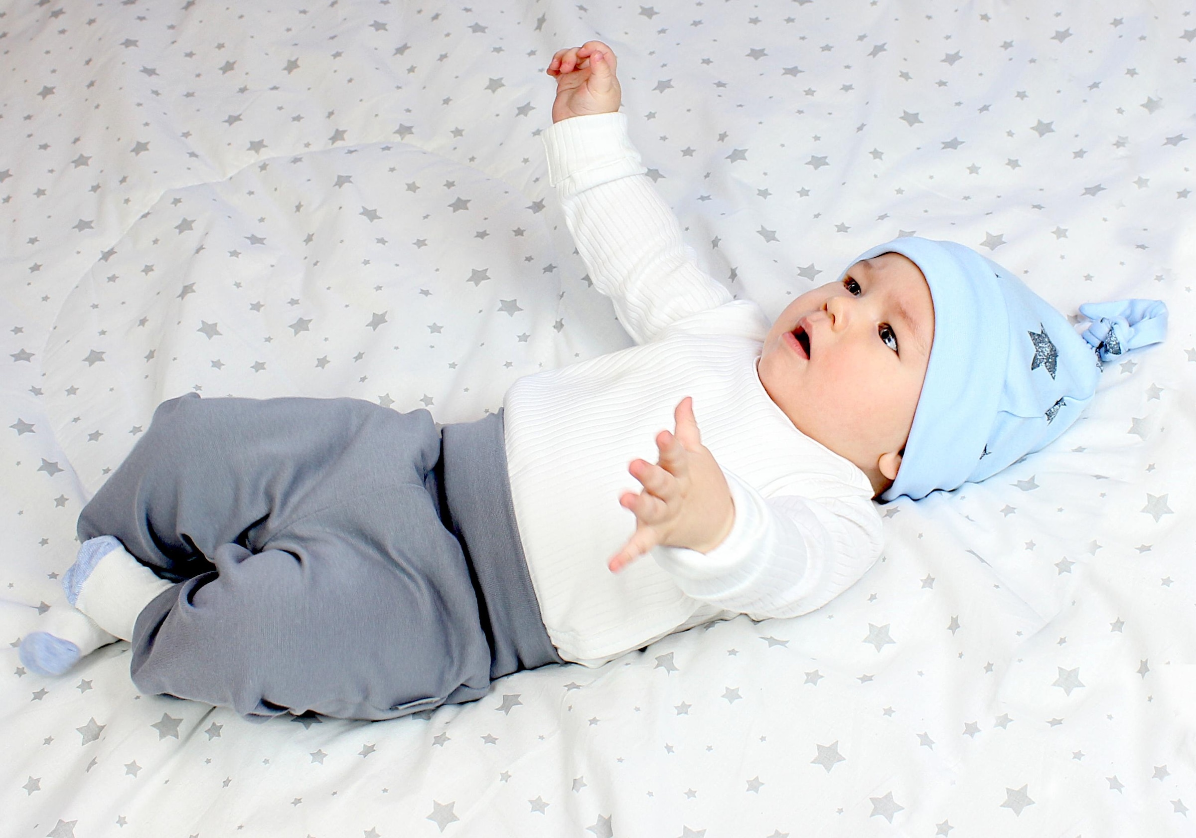 TupTam Jogginghose »Hose Baby Jungen Jogginghose mit Breitem Bund 3er Pack«
