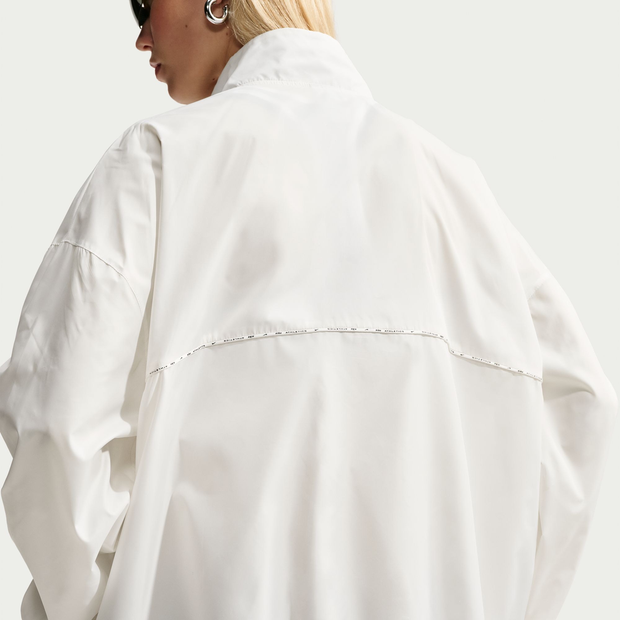 Nike Sportswear Trainingsjacke »Nike Athletics Department Women's Repel Jacket« mit sportlichem Stil, für Training und Streetwear