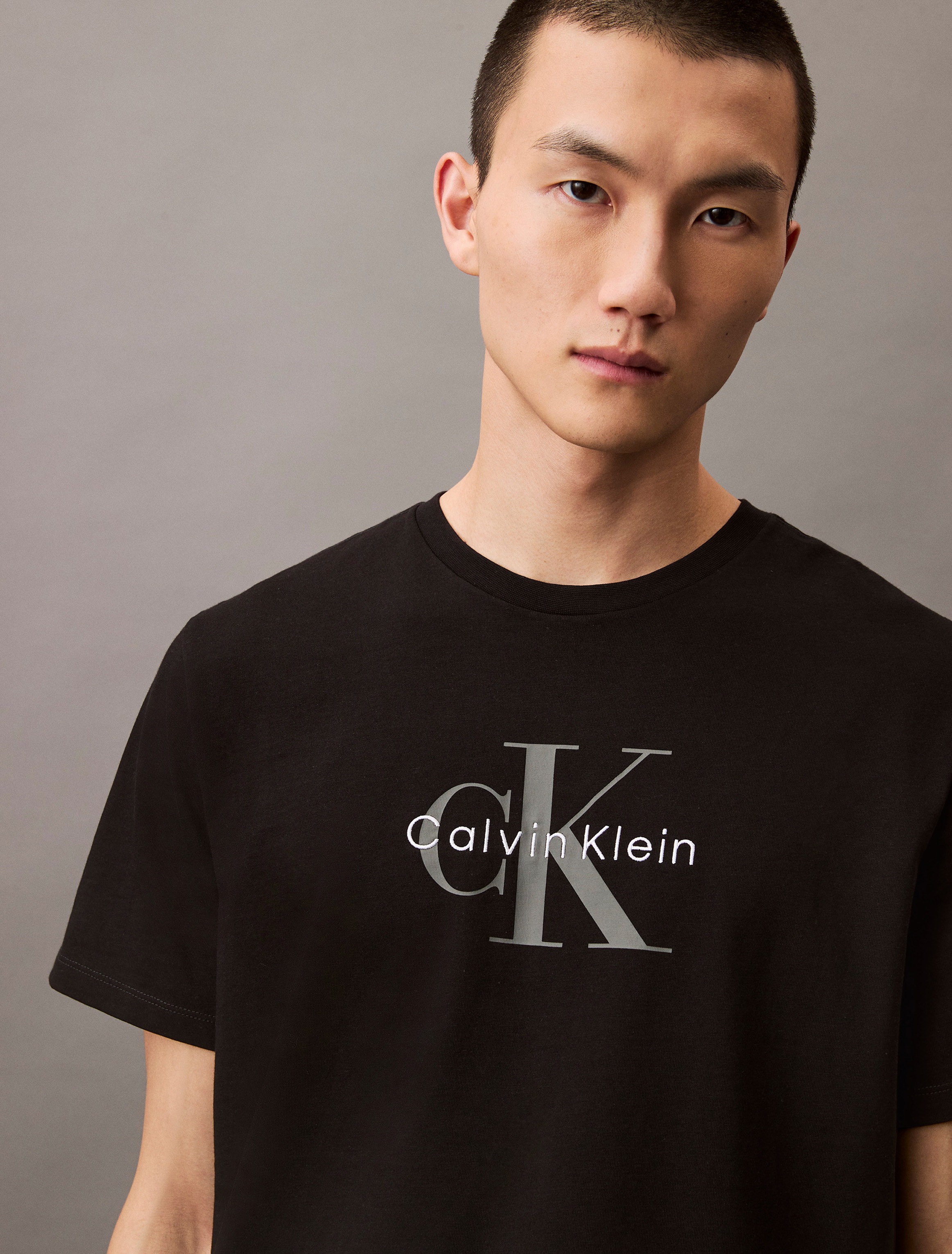 Calvin Klein Jeans T-Shirt »SS Hero Monologo Tee 20s«, Mit Rundhalsausschnitt, regular fit