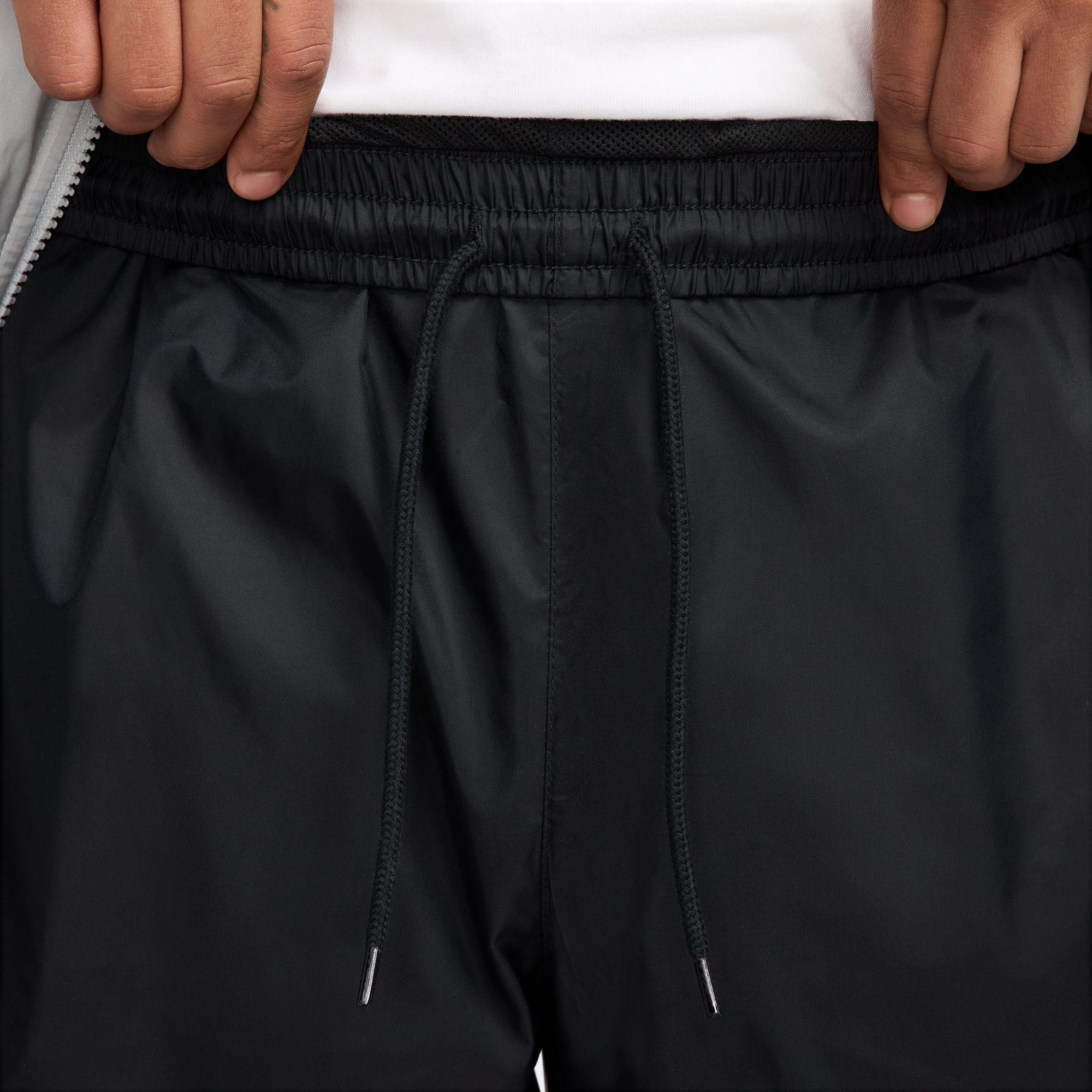 Nike Sportswear Trainingsanzug »M NK CLUB WVN TRK SUIT« 2-teiliges Set, aus gewebtem Taftmaterial