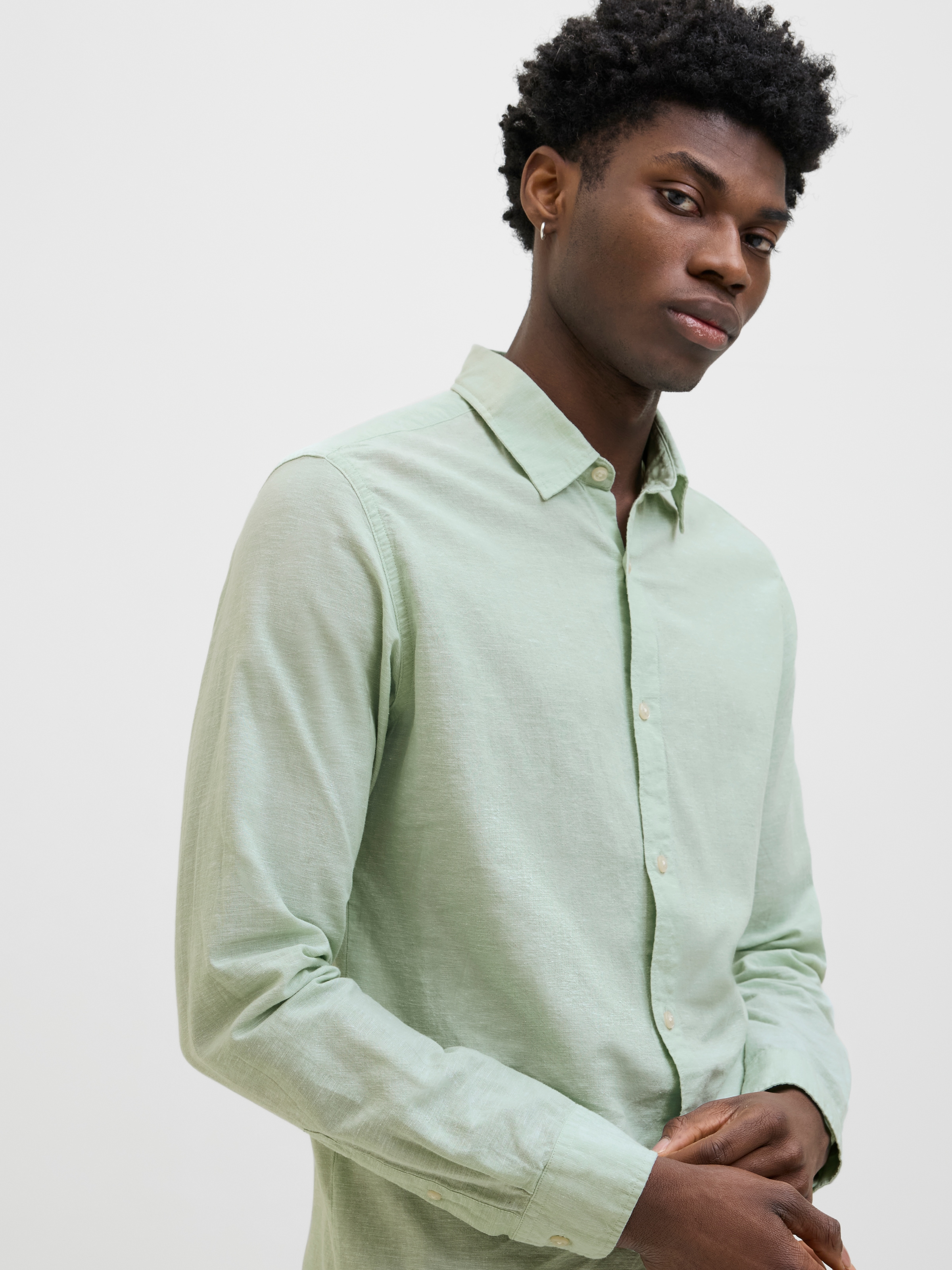 Jack & Jones Langarmhemd »JJEBREEZE SHIRT LS SN«, mit Hemdkragen