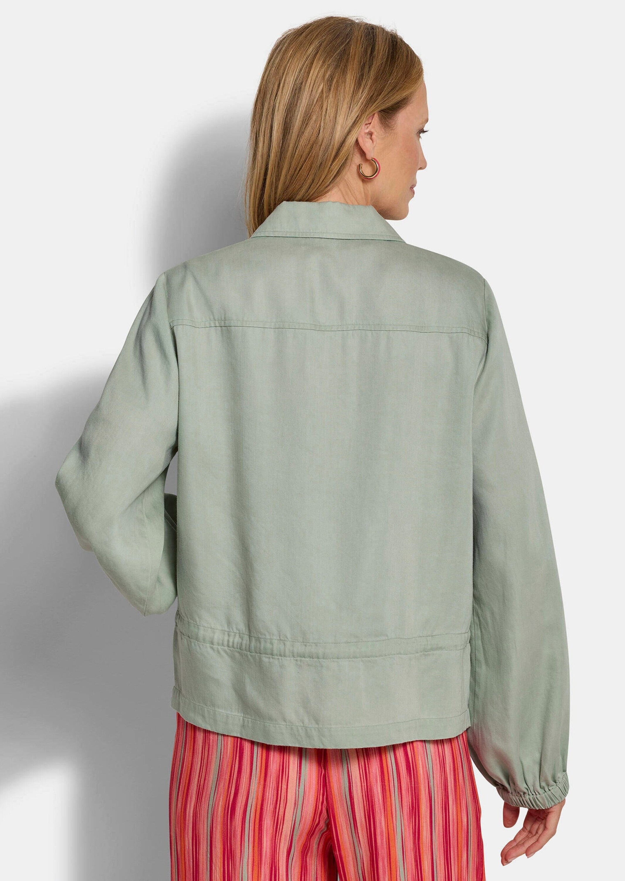 GOLDNER Kurzjacke »Kurzgröße Freizeitjacke mit Hemdkragen« Tunnelzug in der Taillie