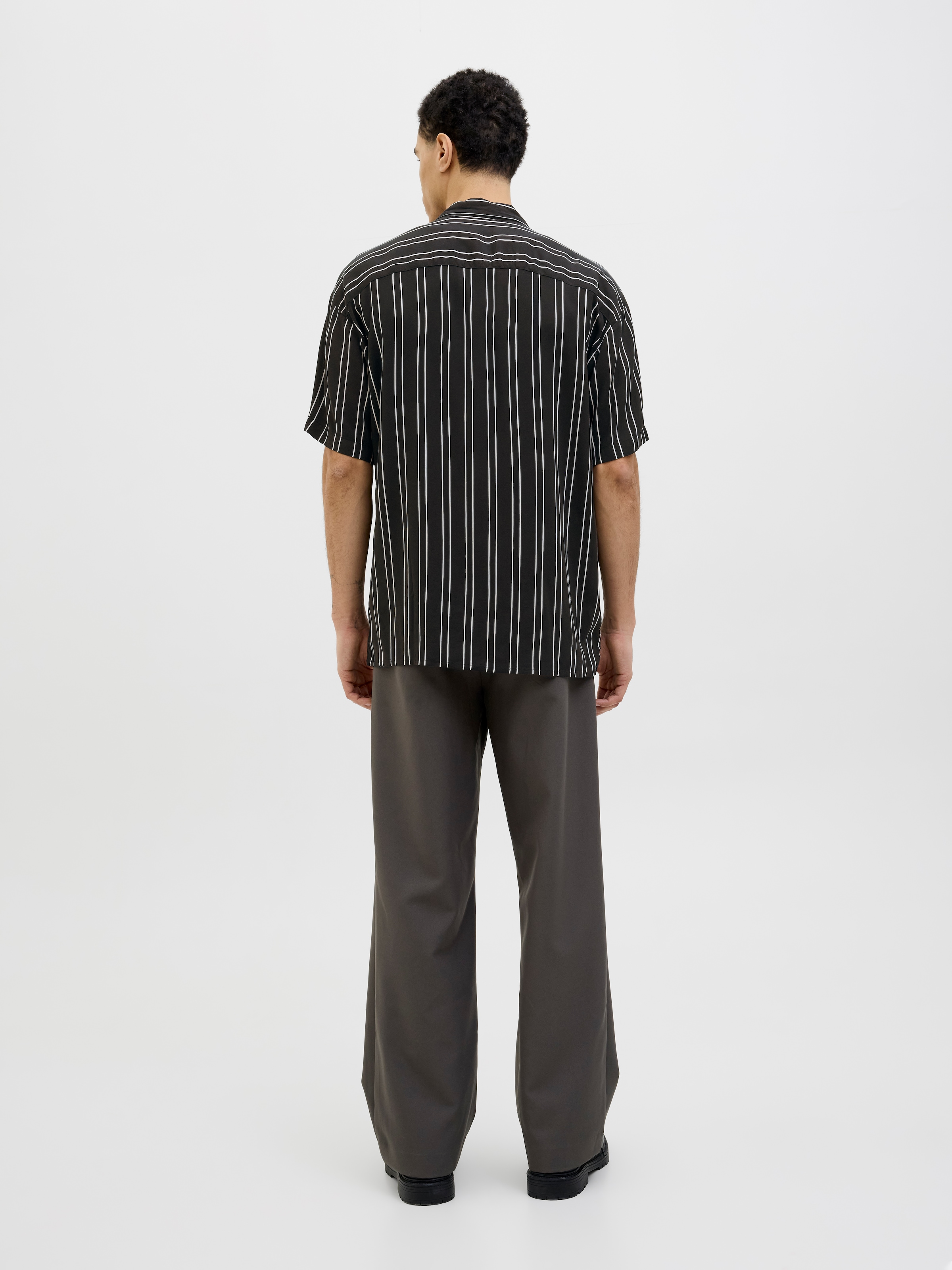Jack & Jones Kurzarmhemd »JJEJEFF STRIPE RESORT SHIRT SS SN«, mit Streifen Muster